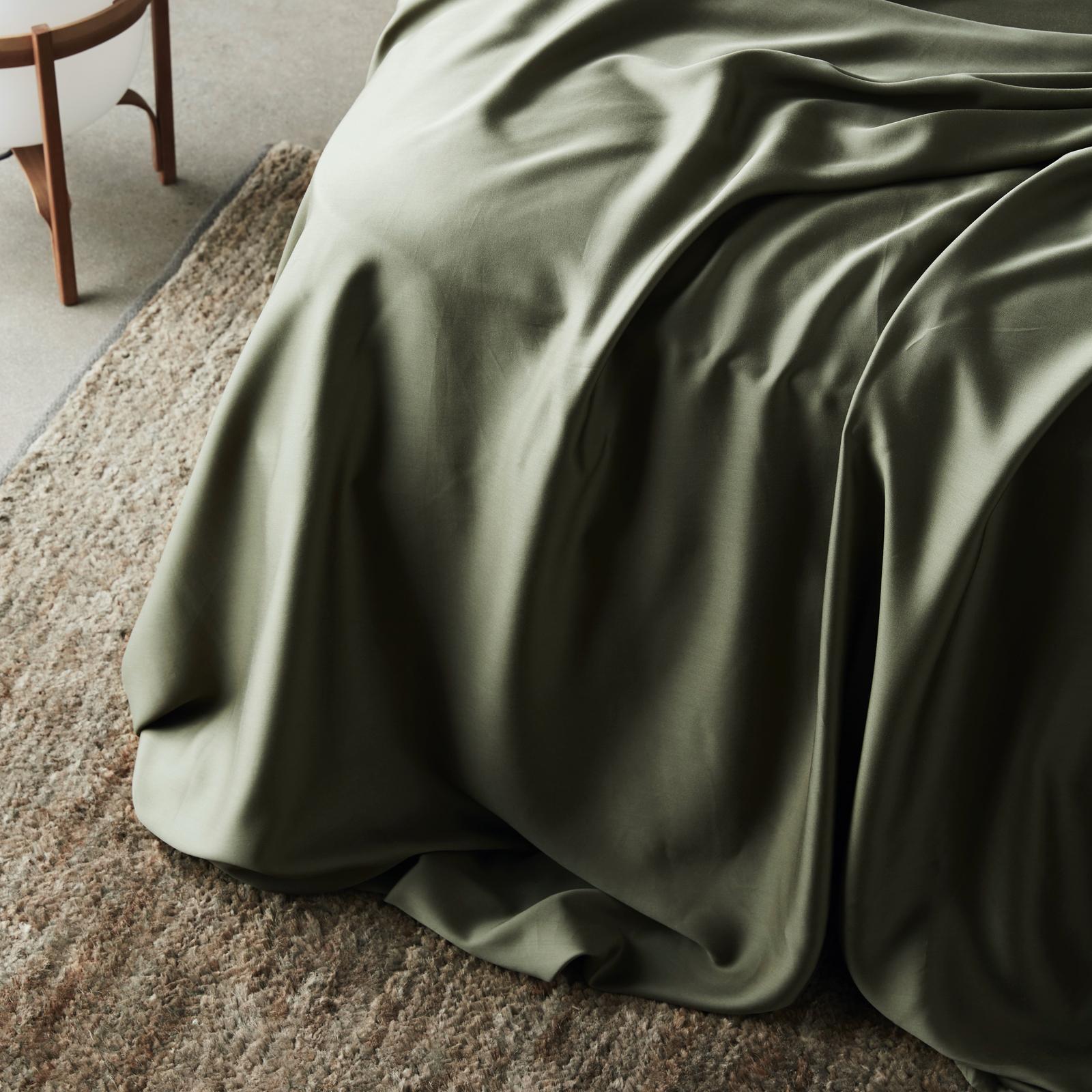 Signature Sateen 4-Piece Sheet Set 3 Signature Sateen 4-Piece Sheet Set