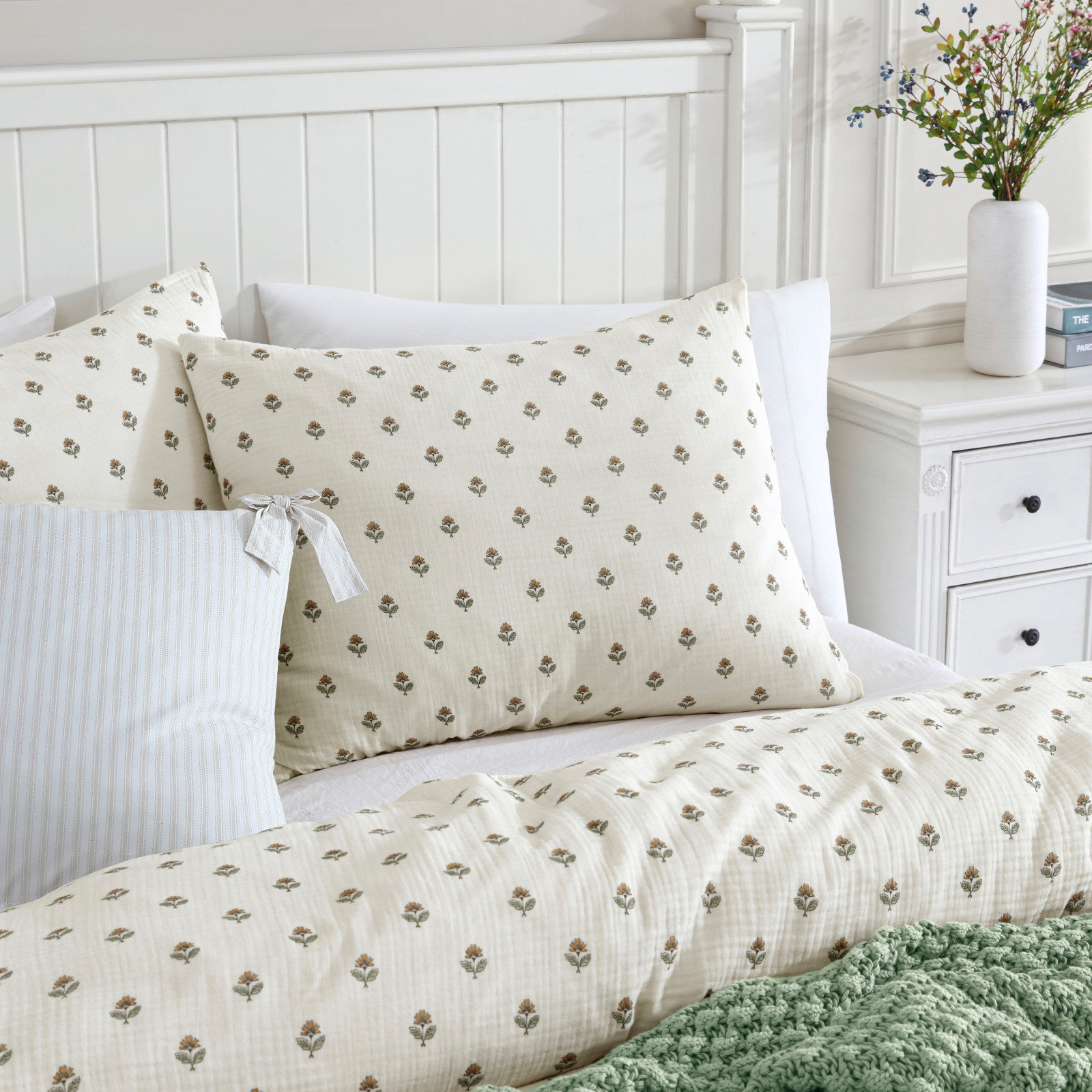 3-Piece Block Print Gauze Comforter Set 6 3-Piece Block Print Gauze Comforter Set