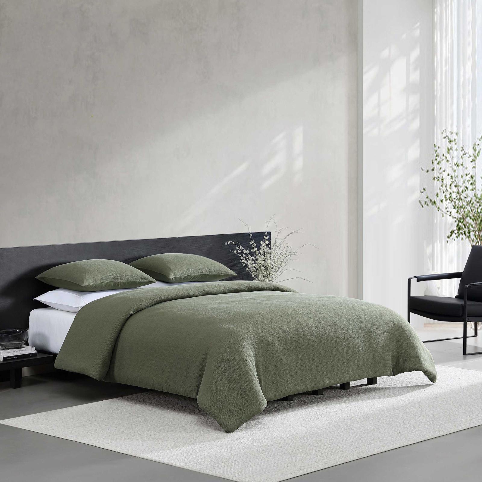 Carved Lines Matelesse Blend 3-Piece Comforter Set 4 Carved Lines Matelesse Blend 3-Piece Comforter Set