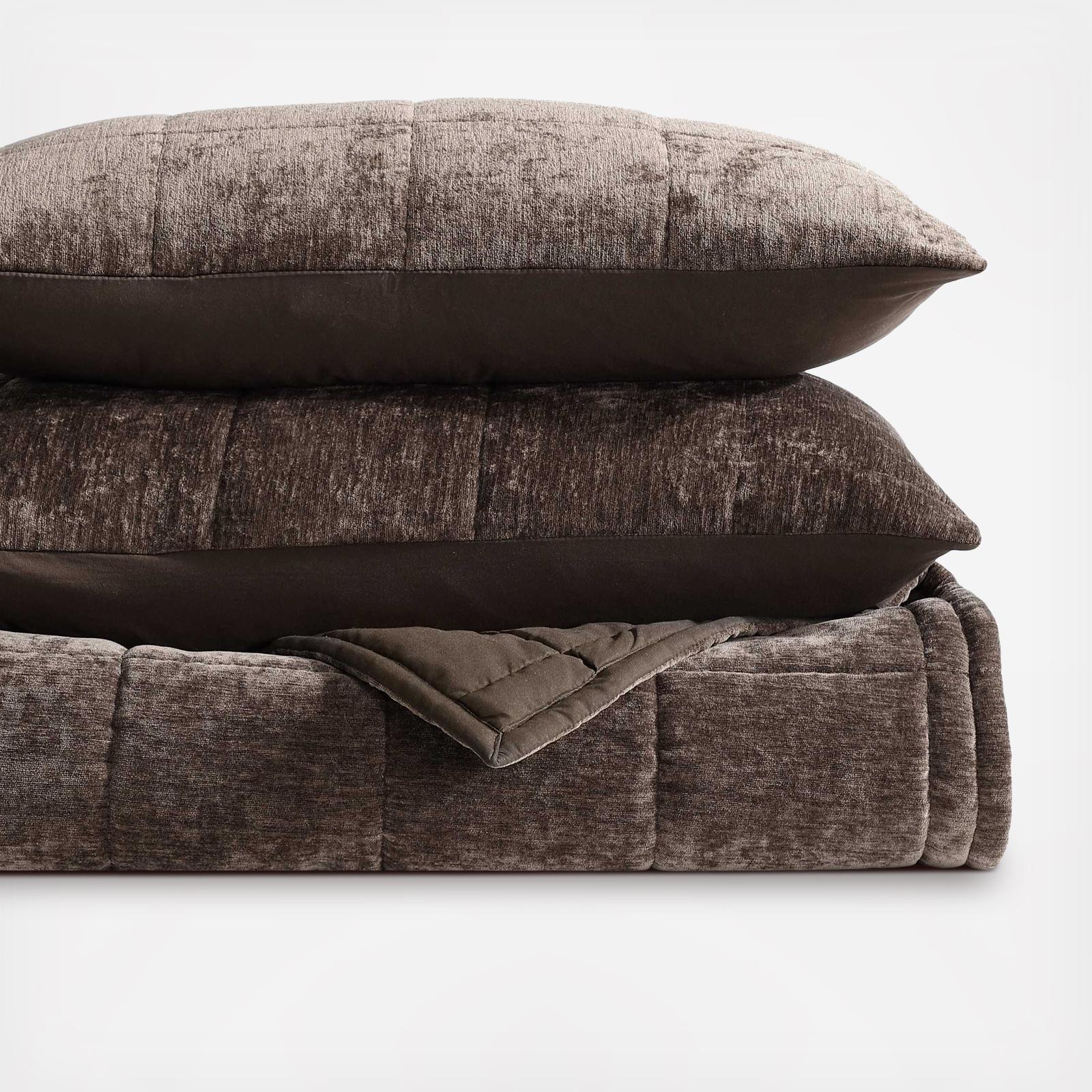 Chenille Box 3-Piece Reversible Quilt Set 2 Chenille Box 3-Piece Reversible Quilt Set