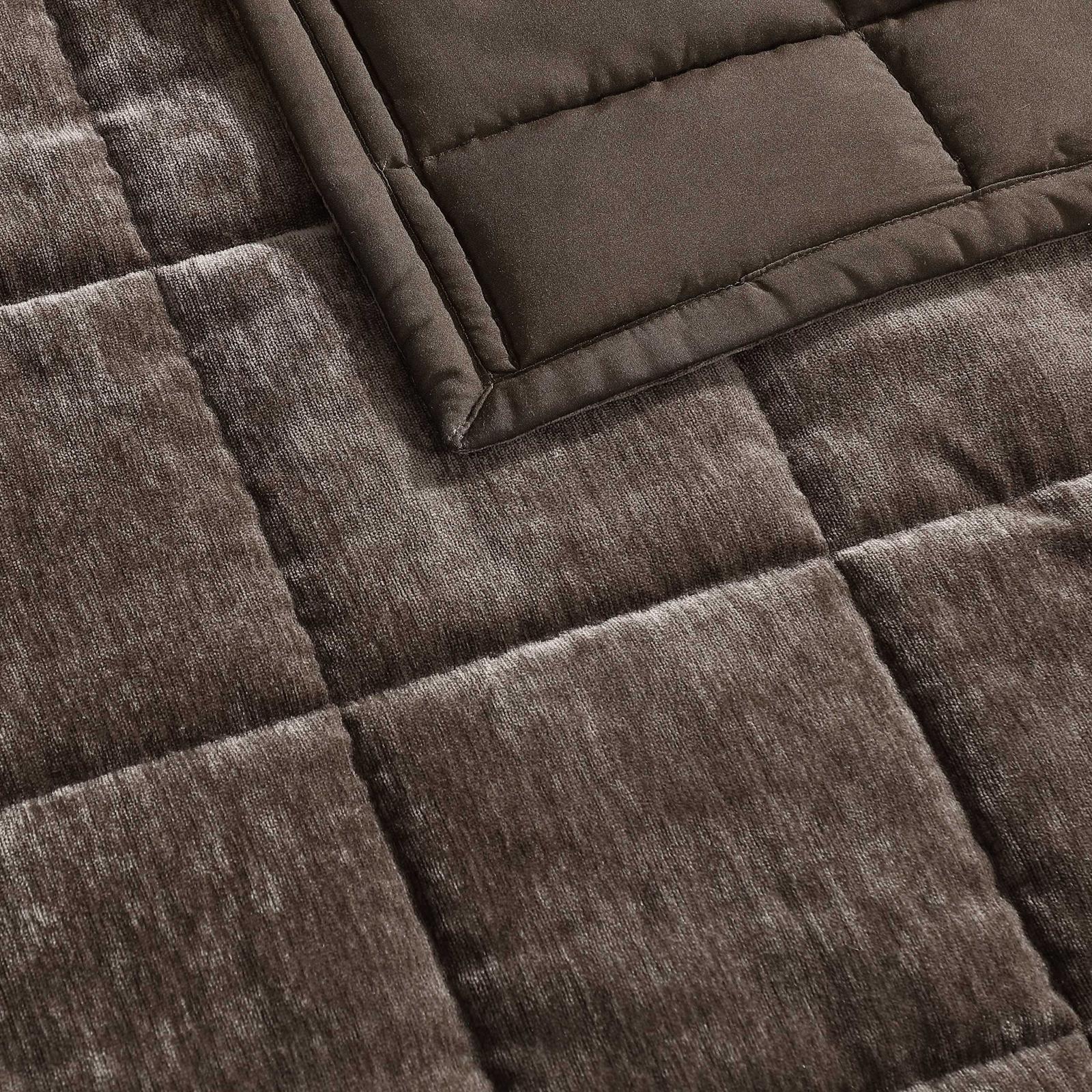 Chenille Box 3-Piece Reversible Quilt Set 6 Chenille Box 3-Piece Reversible Quilt Set