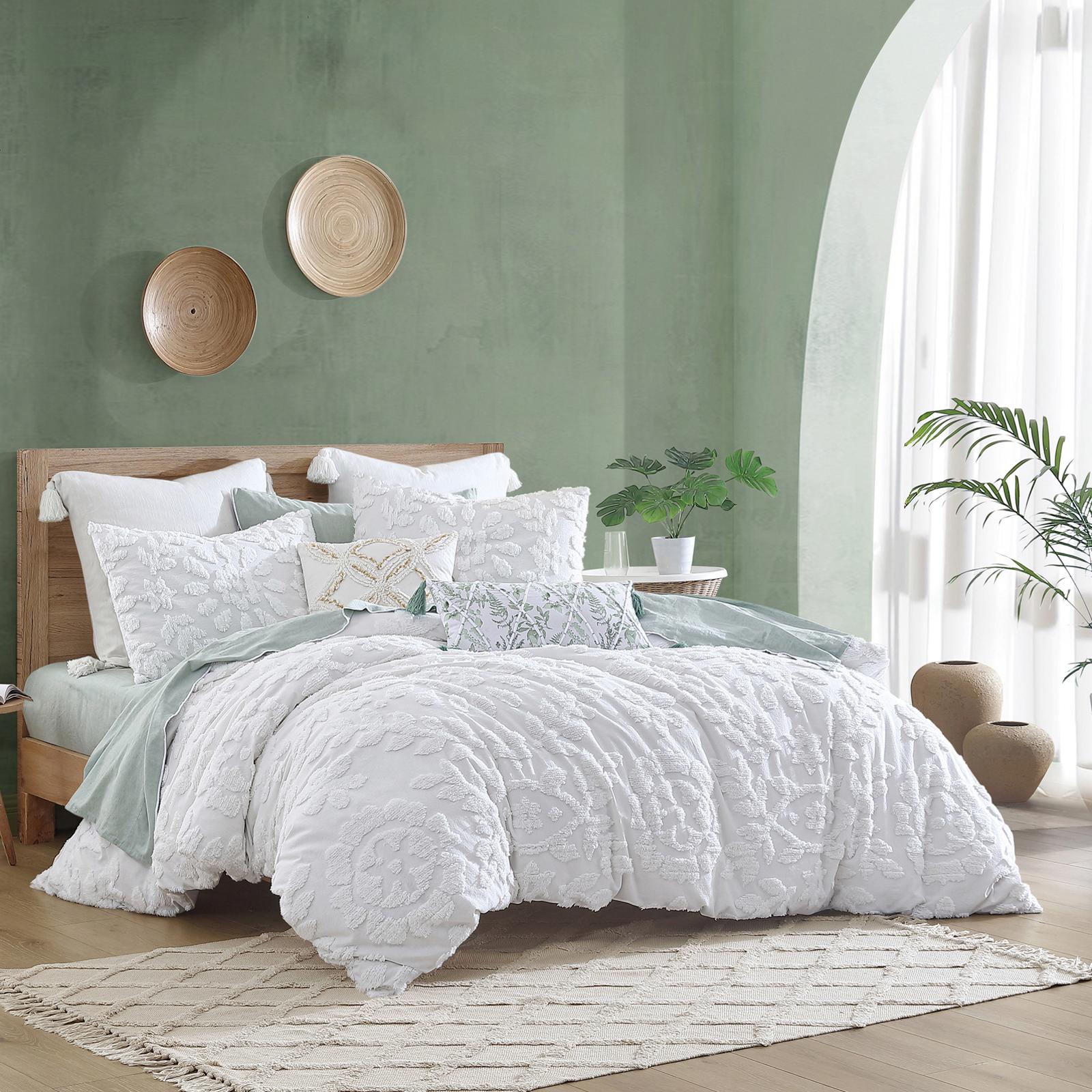 Chenille Laurel 3-Piece Comforter Set 14 Chenille Laurel 3-Piece Comforter Set