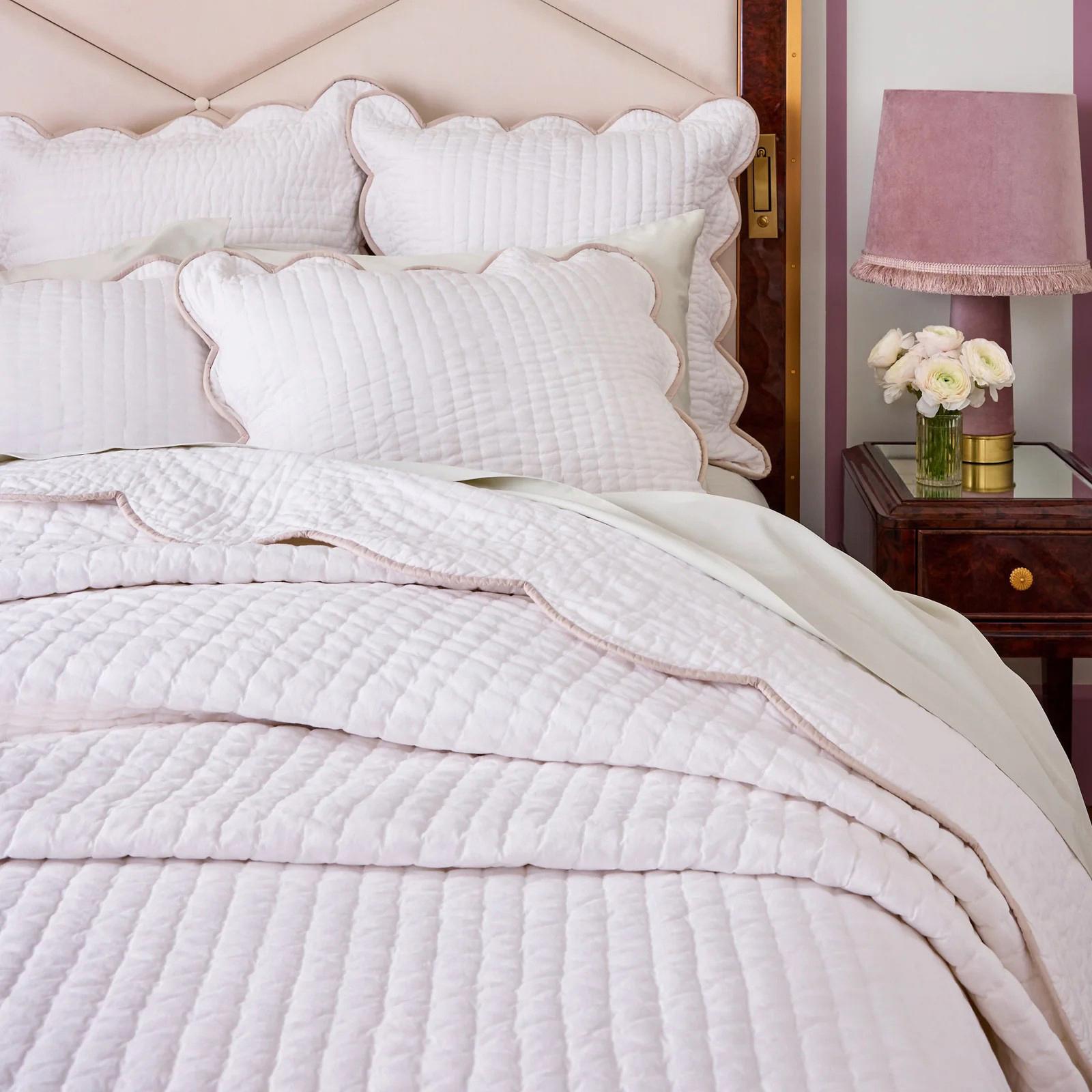 Chairish Quilted Scallop Coverlet 14 Chairish Quilted Scallop Coverlet