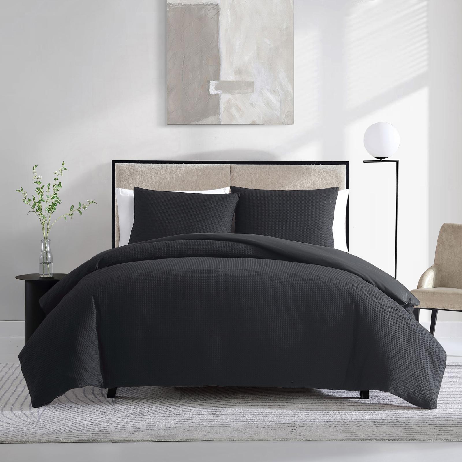 Cotton 3-Piece Comforter Set 1 Cotton 3-Piece Comforter Set