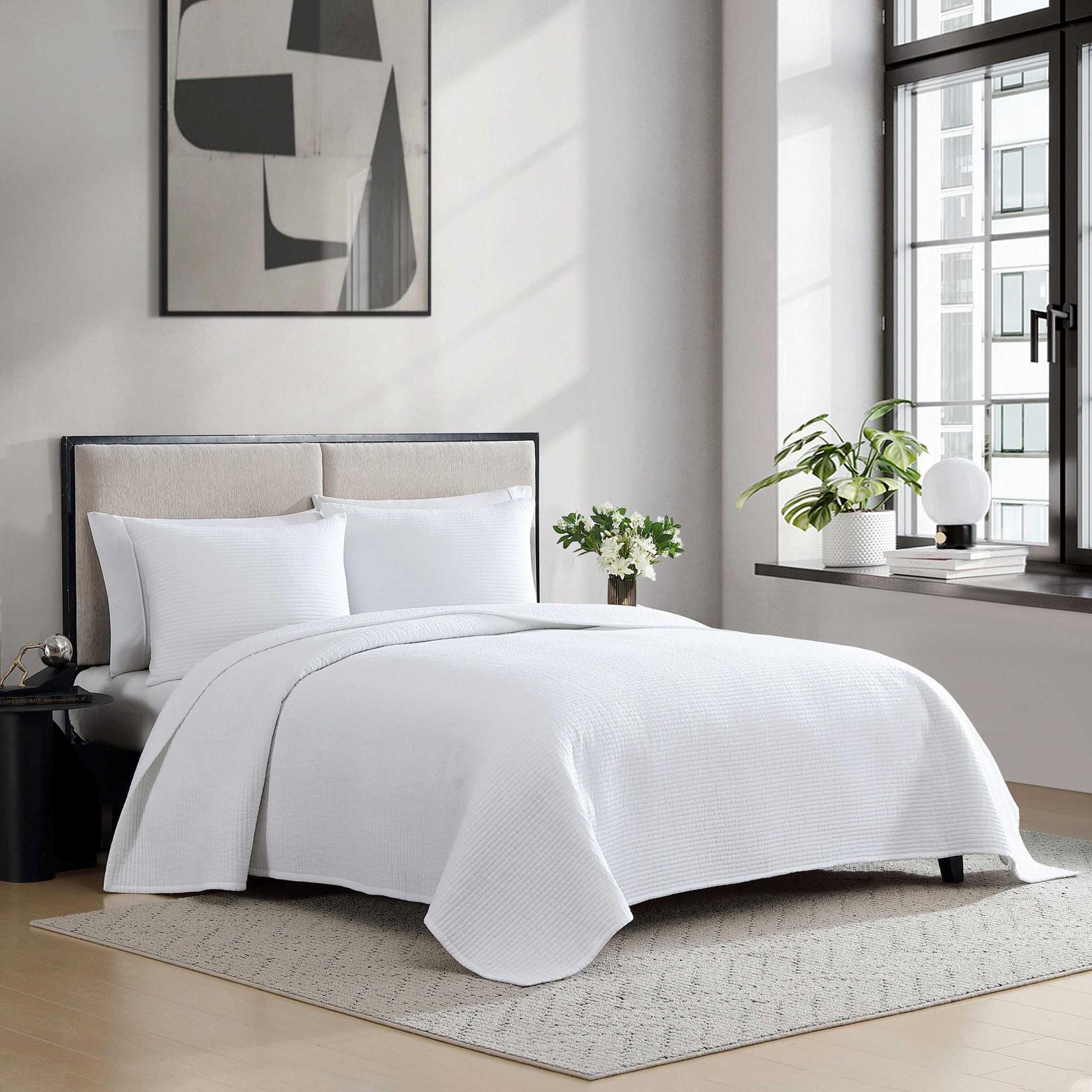 Cotton Voile 3-Piece Reversible Quilt Set 9 Cotton Voile 3-Piece Reversible Quilt Set