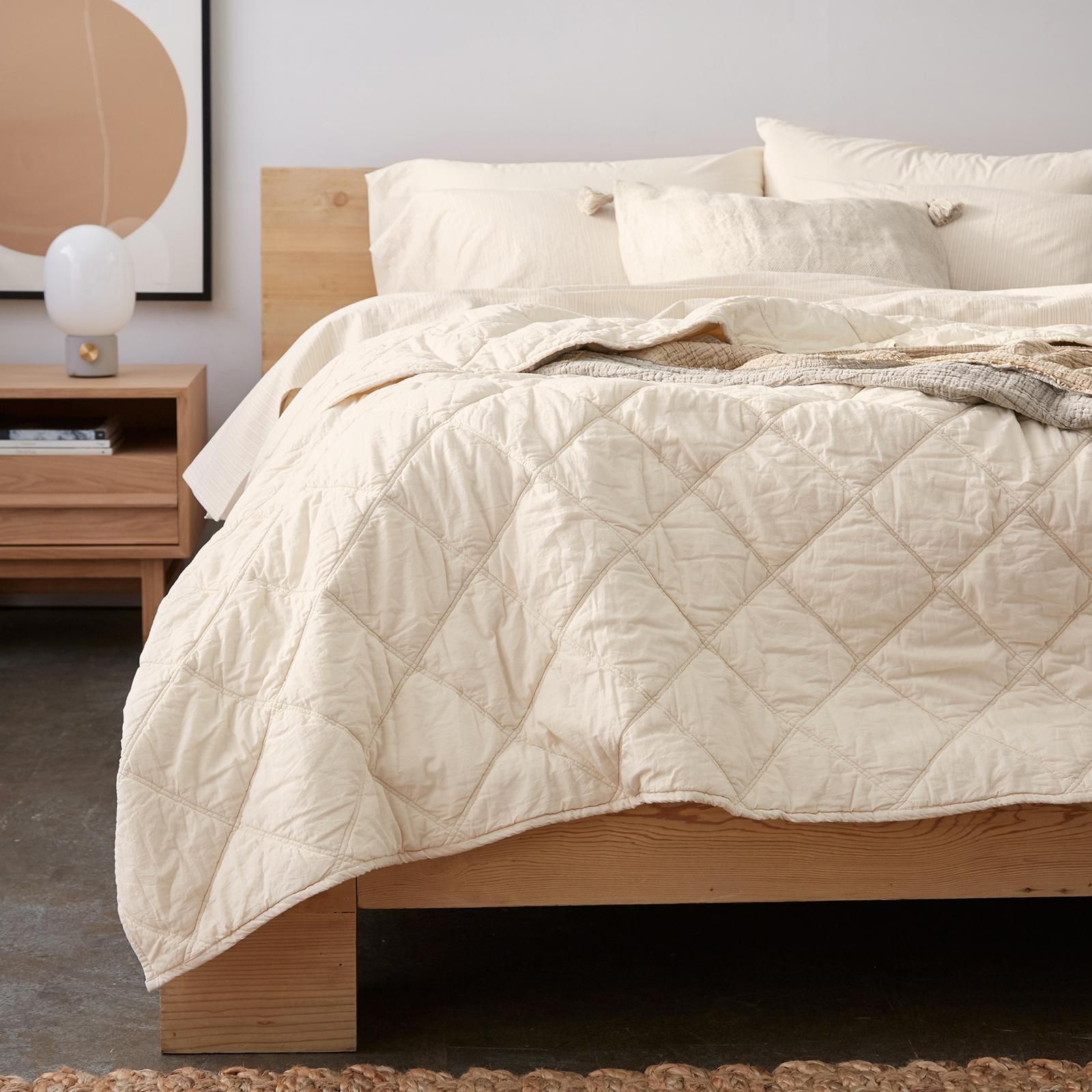 Diamond-Stitched Organic Cotton Comforter 4 Diamond-Stitched Organic Cotton Comforter