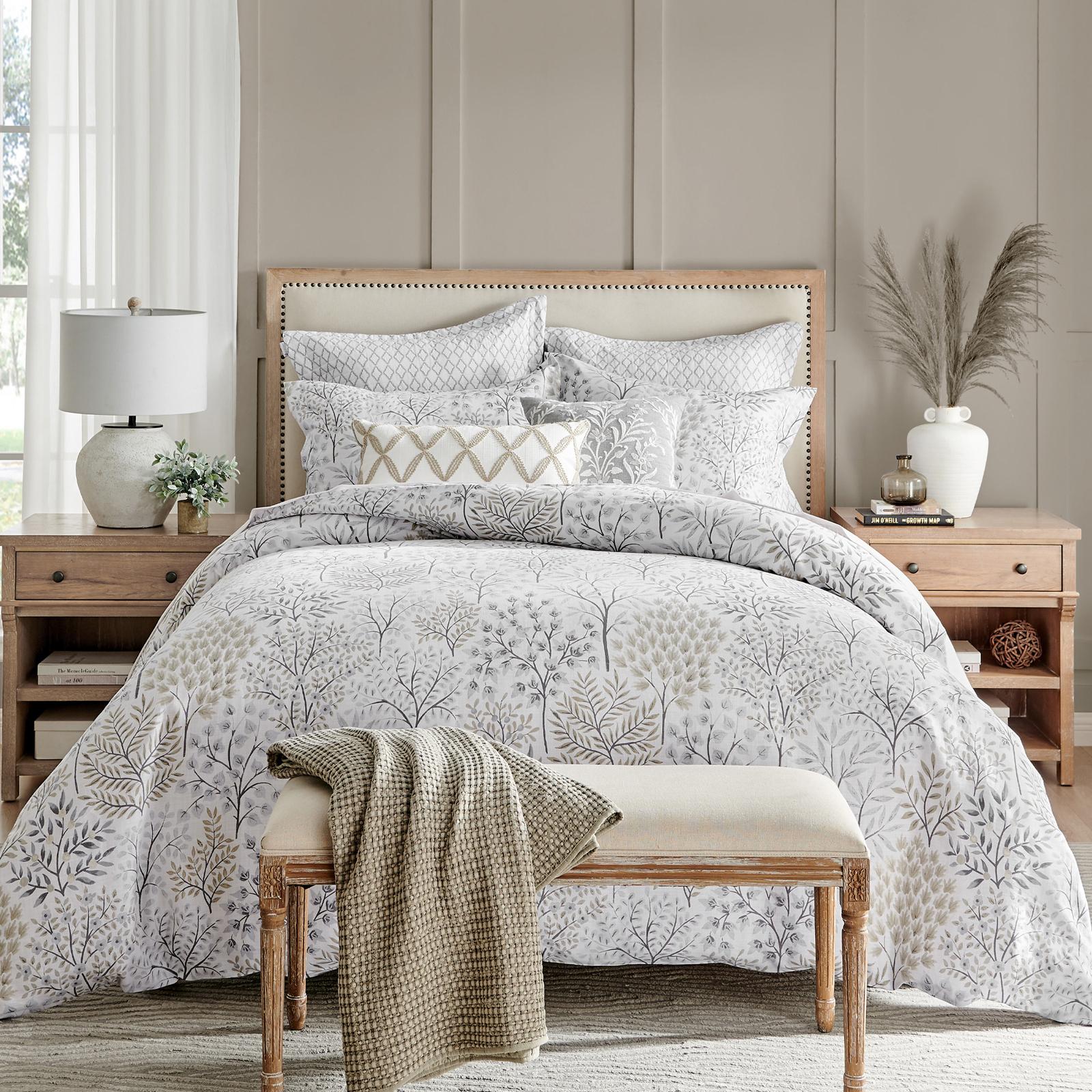 English Forest 3-Piece Comforter Set 1 English Forest 3-Piece Comforter Set