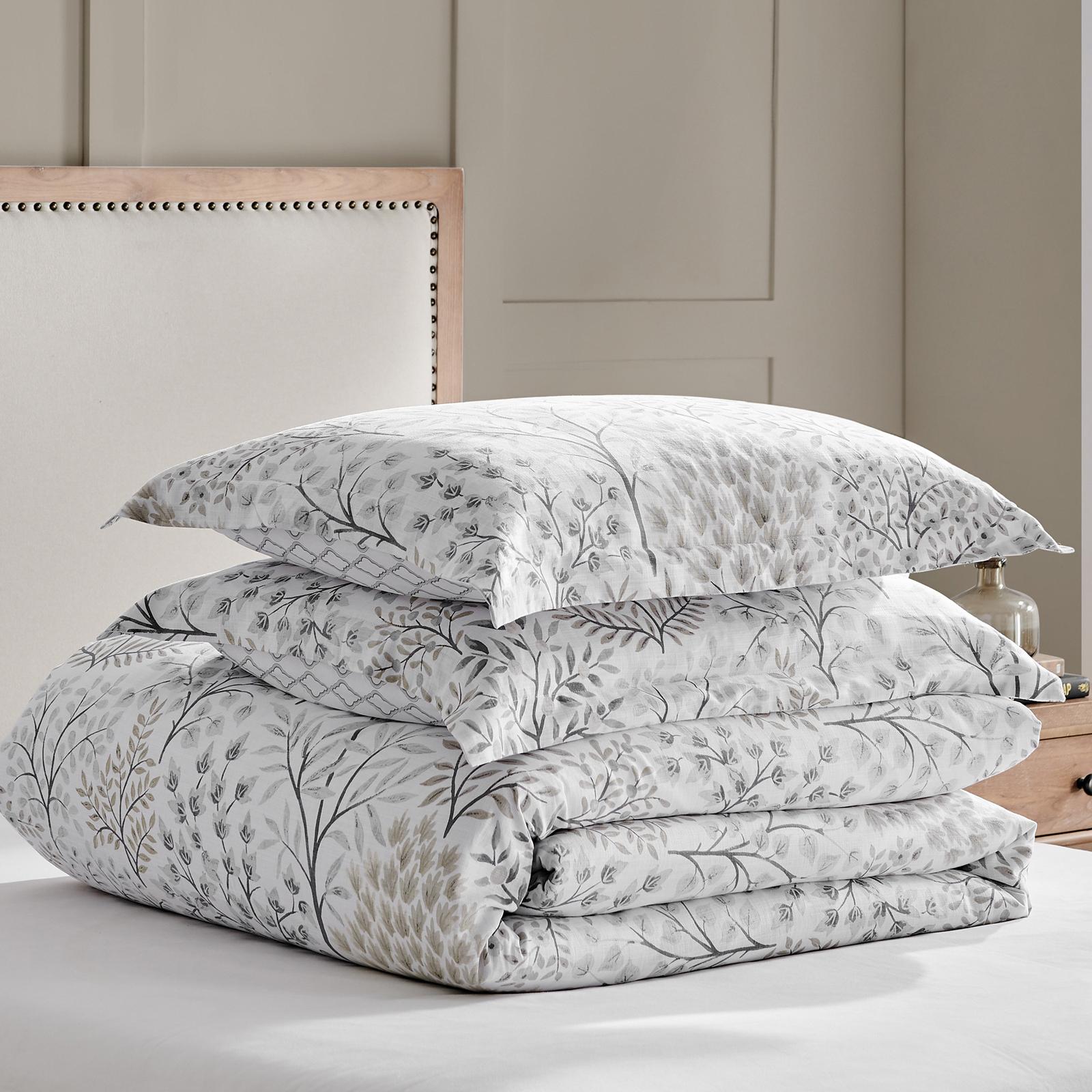 English Forest 3-Piece Comforter Set 2 English Forest 3-Piece Comforter Set