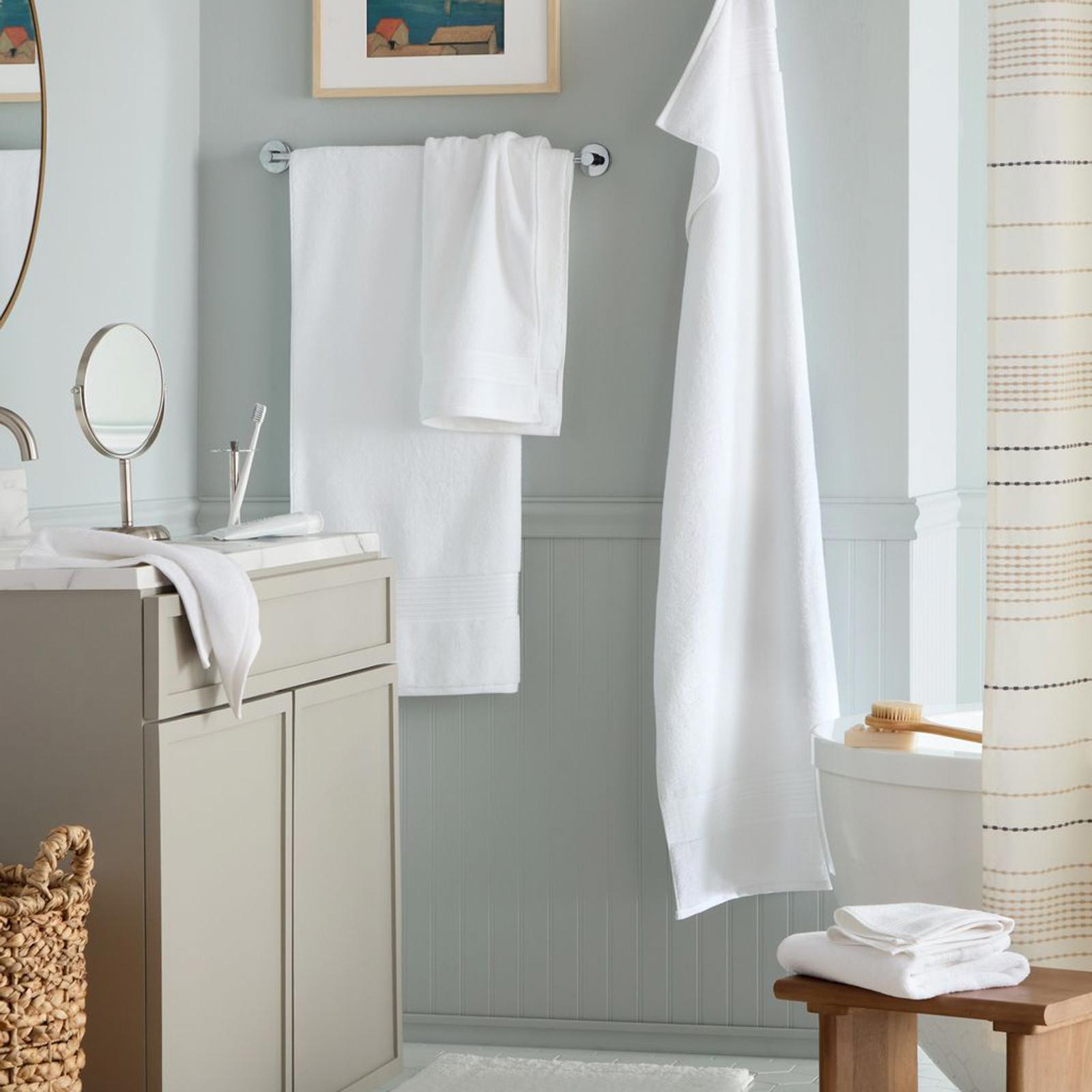 Everyday Dobby 6-Piece Border Bath Towel Set 2 Everyday Dobby 6-Piece Border Bath Towel Set
