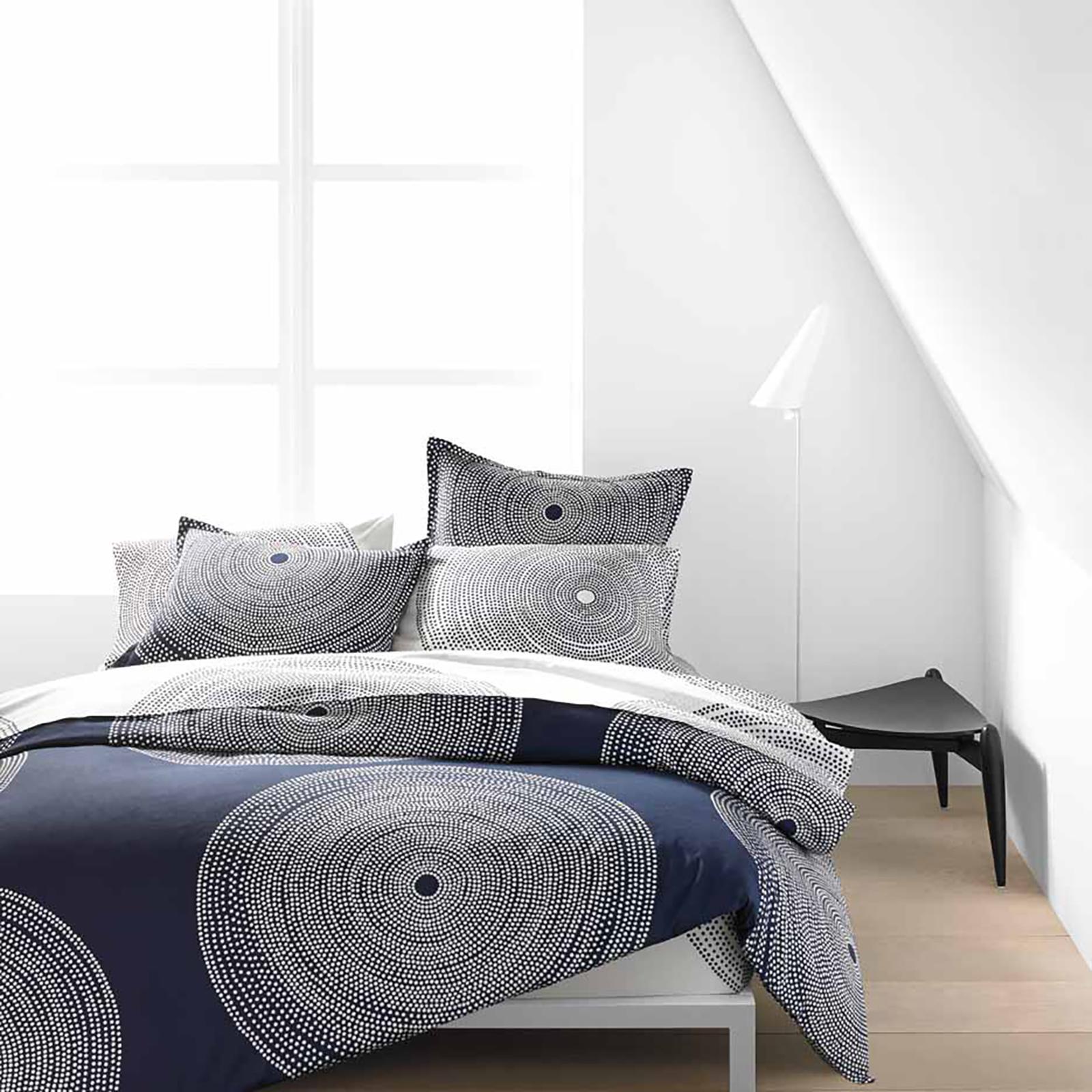 Fokus 3-Piece Comforter Set 3 Fokus 3-Piece Comforter Set