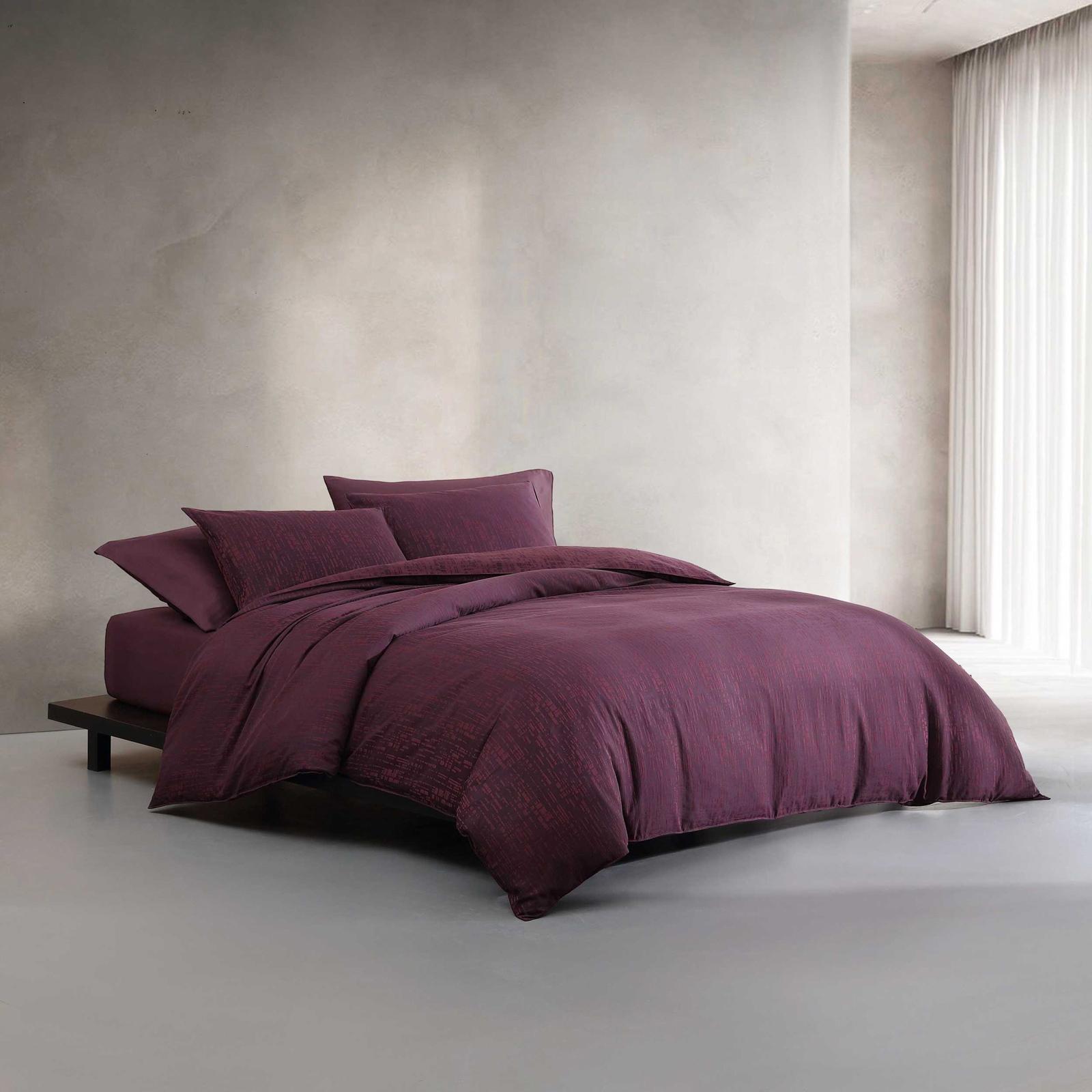 Linear Circuit Cotton Jacquard 3-Piece Duvet Set 1 Linear Circuit Cotton Jacquard 3-Piece Duvet Set
