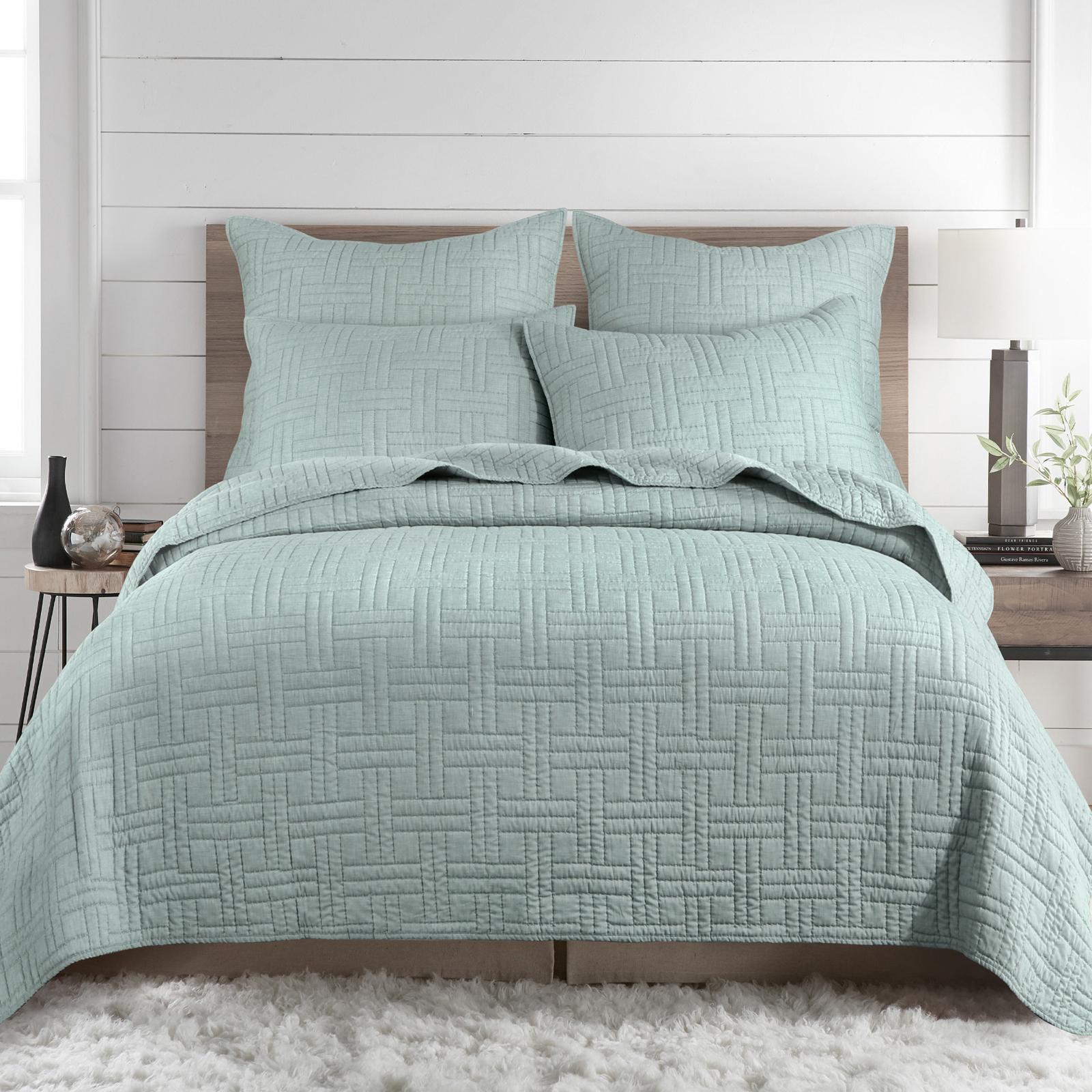 Melange Stitch 3-Piece Reversible Quilt Set 15 Melange Stitch 3-Piece Reversible Quilt Set