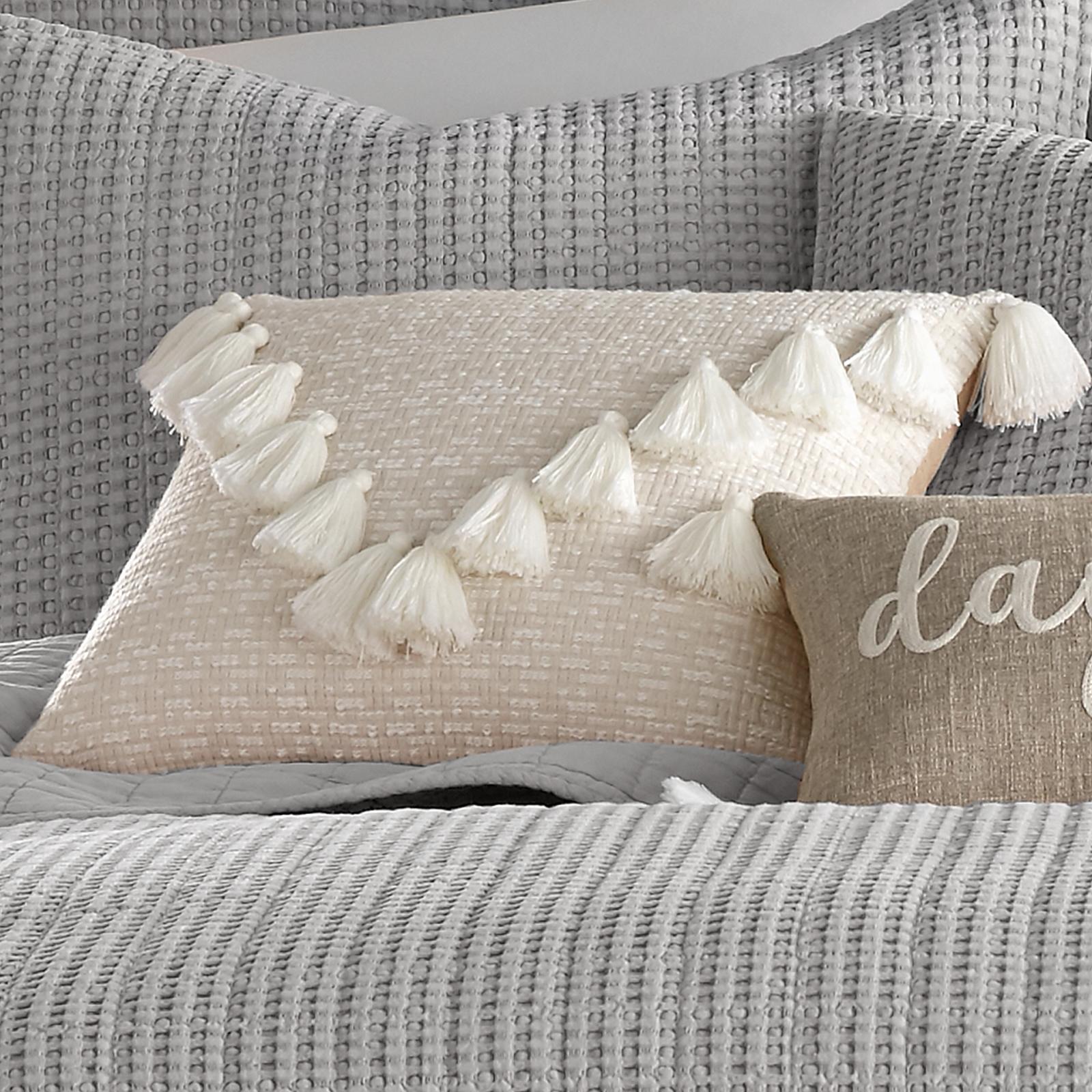 Mills Waffle Textured Tassel Pillow 17 Mills Waffle Textured Tassel Pillow