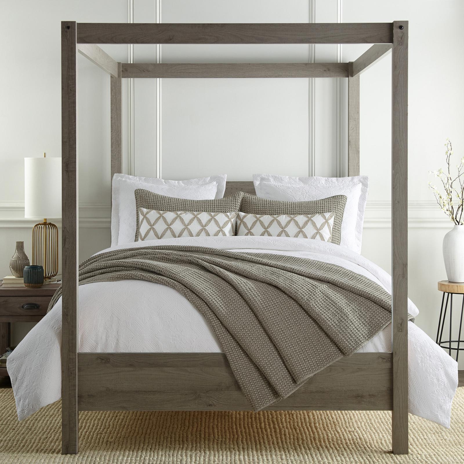 Matelasse 3-Piece Duvet Set 5 Matelasse 3-Piece Duvet Set