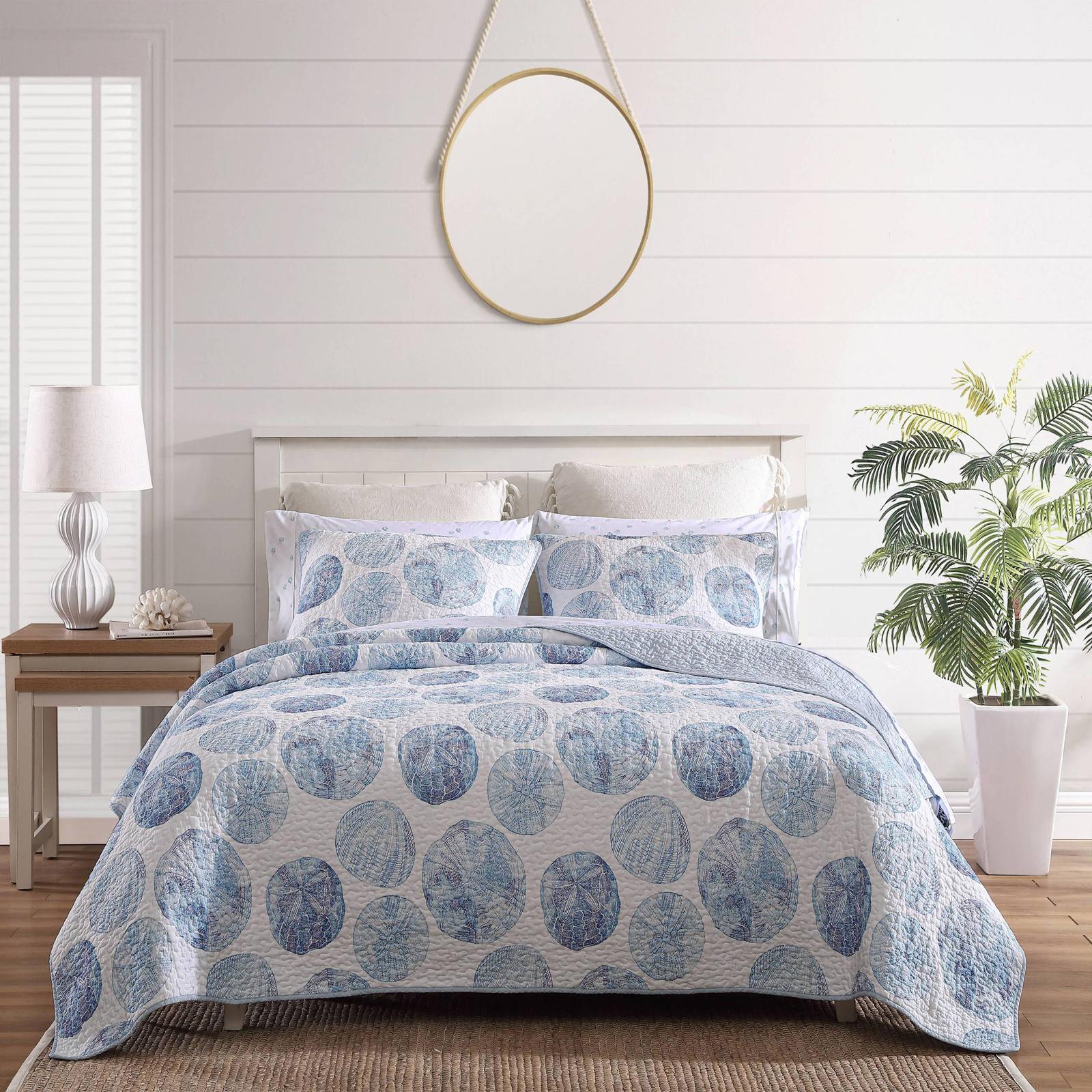 Ocean Isle 3-Piece Reversible Quilt Set 1 Ocean Isle 3-Piece Reversible Quilt Set