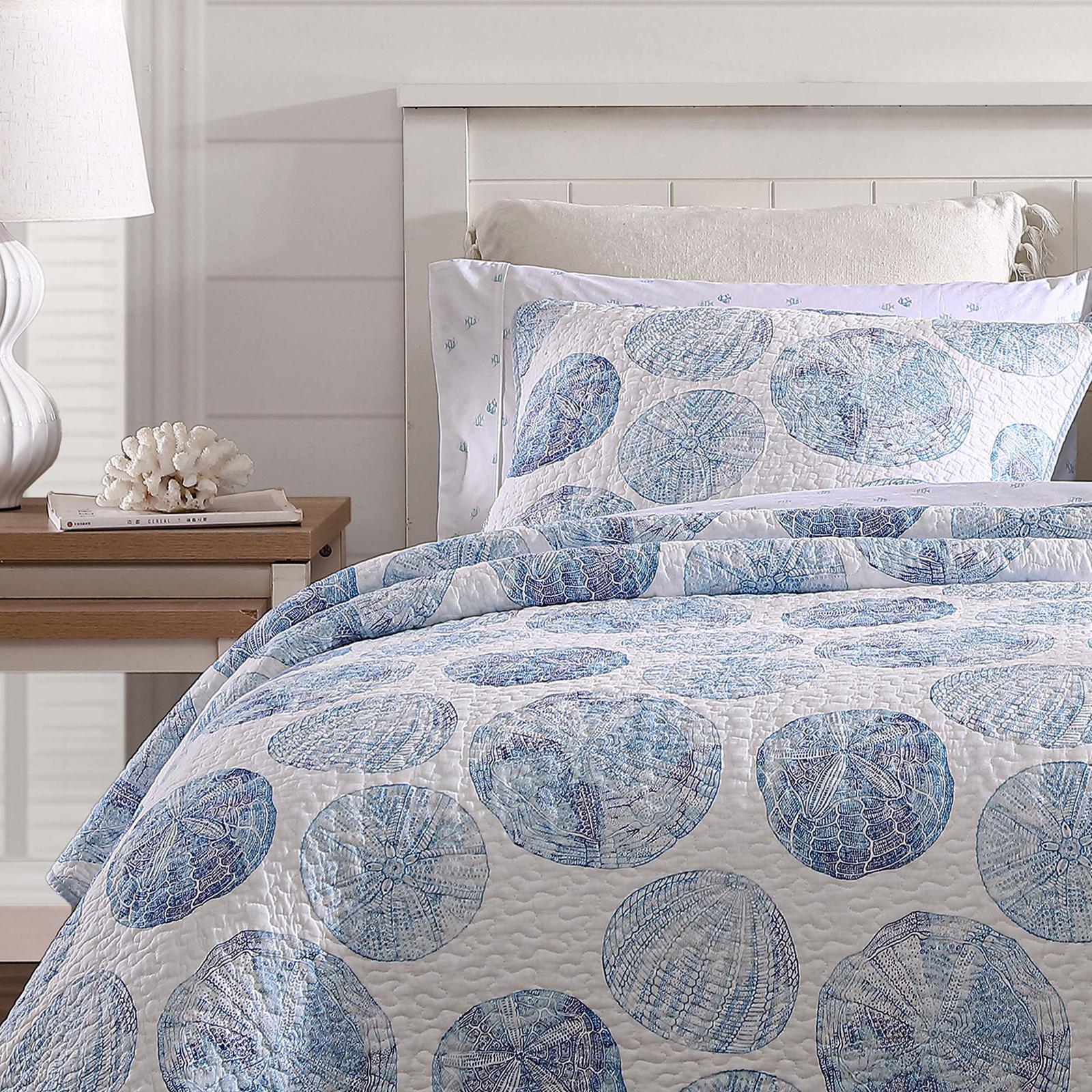 Ocean Isle 3-Piece Reversible Quilt Set 3 Ocean Isle 3-Piece Reversible Quilt Set