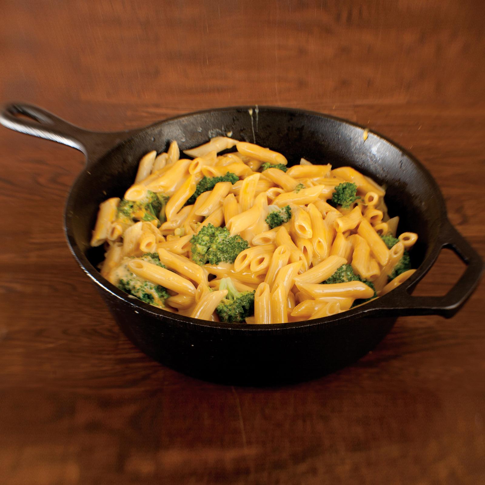 Classic Cast Iron Deep Skillet 6 Classic Cast Iron Deep Skillet
