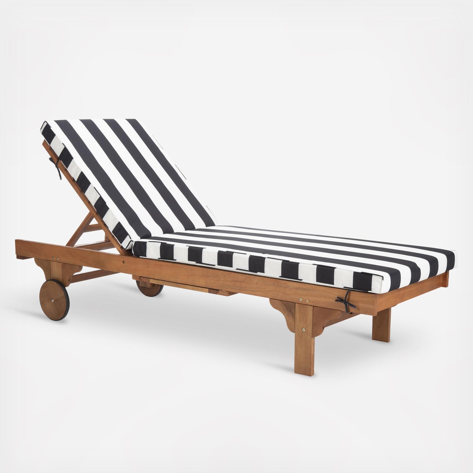 Newport Chaise Lounge Chair with Side Table