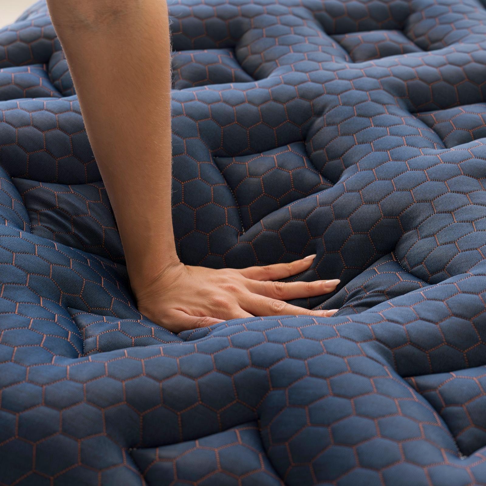Aurora Luxe Cooling Soft Hybrid Mattress with Cloud Pillow Top 4 Aurora Luxe Cooling Soft Hybrid Mattress with Cloud Pillow Top