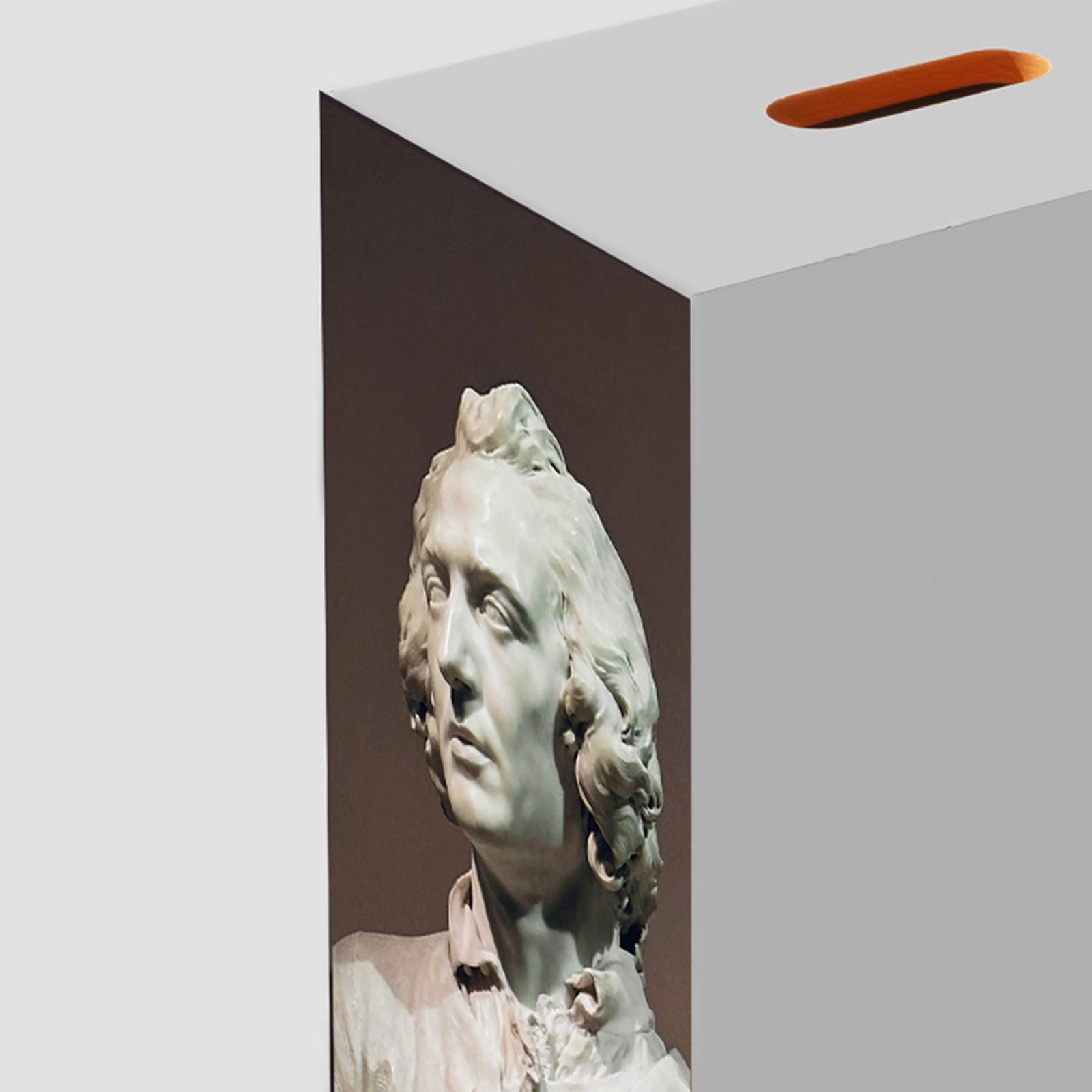 Bust of an Englishman Apple Box 2 Bust of an Englishman Apple Box