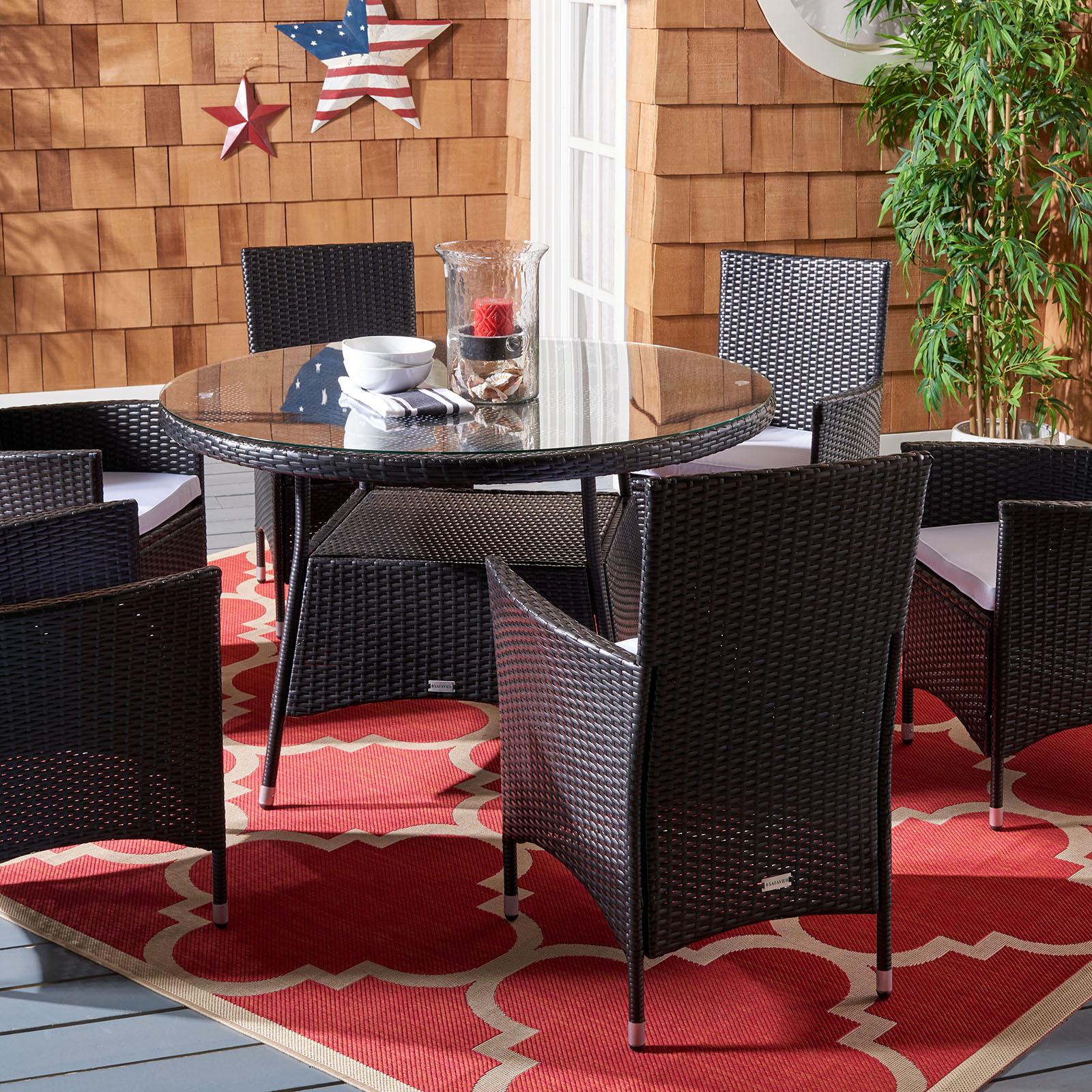 Challe Outdoor Dining Set