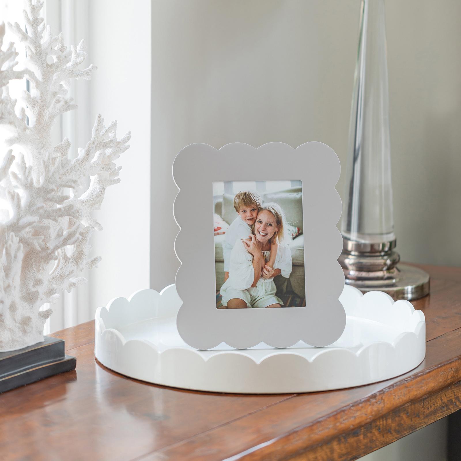 Scalloped Lacquered Photo Frame 10 Scalloped Lacquered Photo Frame