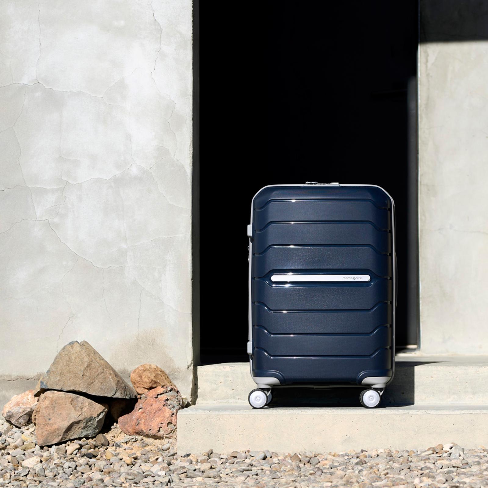 Freeform 21" Carry-on Spinner 6 Freeform 21" Carry-on Spinner