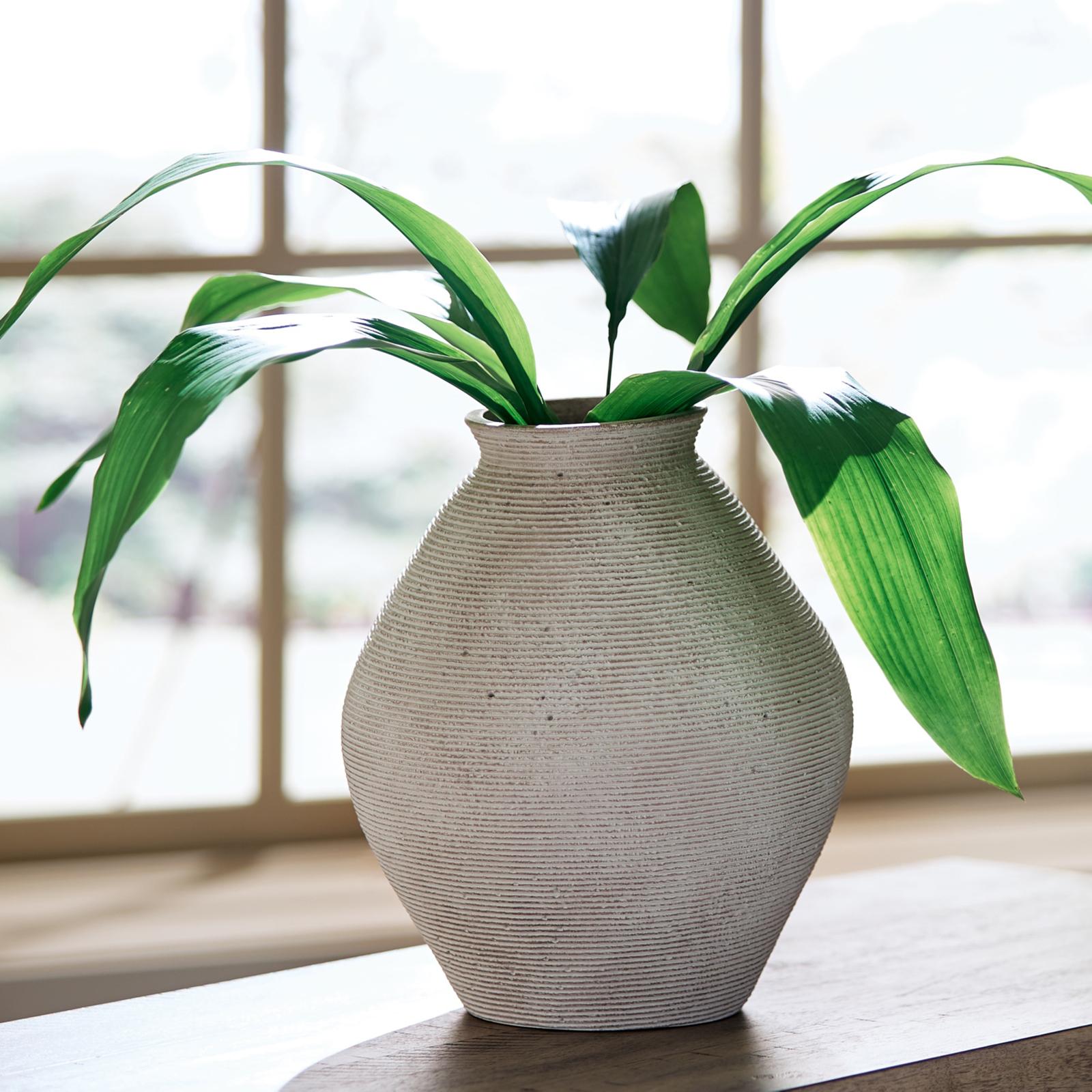 Hannela Vase 3 Hannela Vase