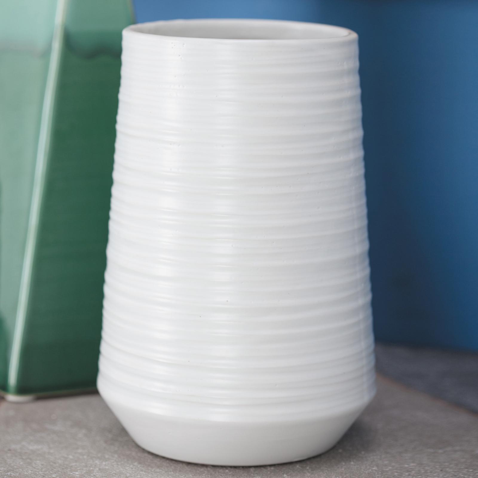 Porcelain Contemporary Vase 3 Porcelain Contemporary Vase