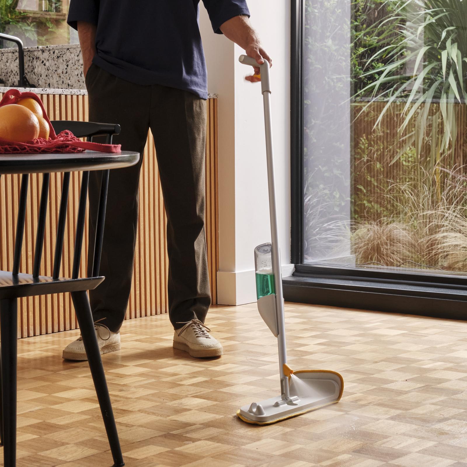 CleanTech 2-in-1 Spray Mop 15 CleanTech 2-in-1 Spray Mop