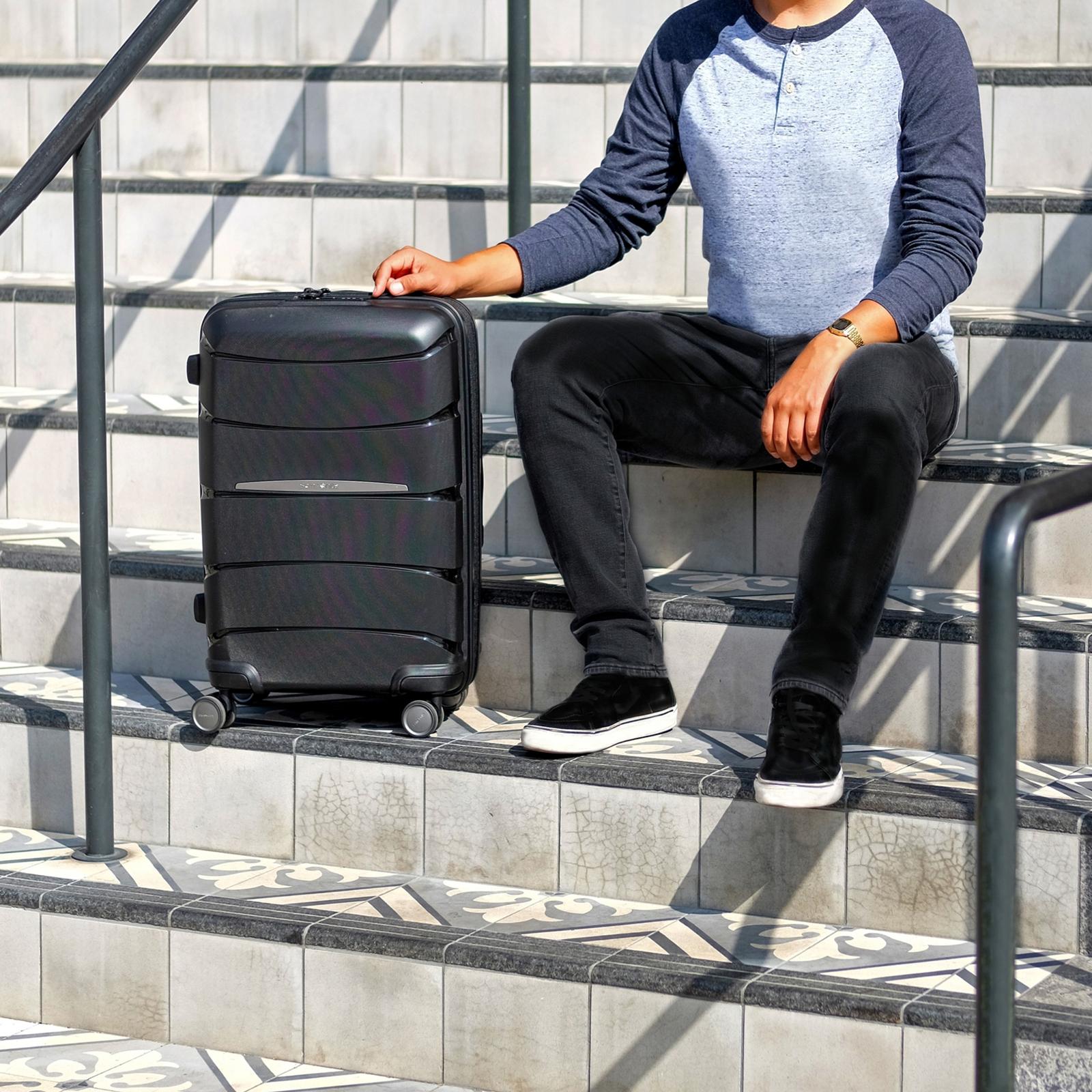 Outline Pro Global Carry-on Spinner 3 Outline Pro Global Carry-on Spinner