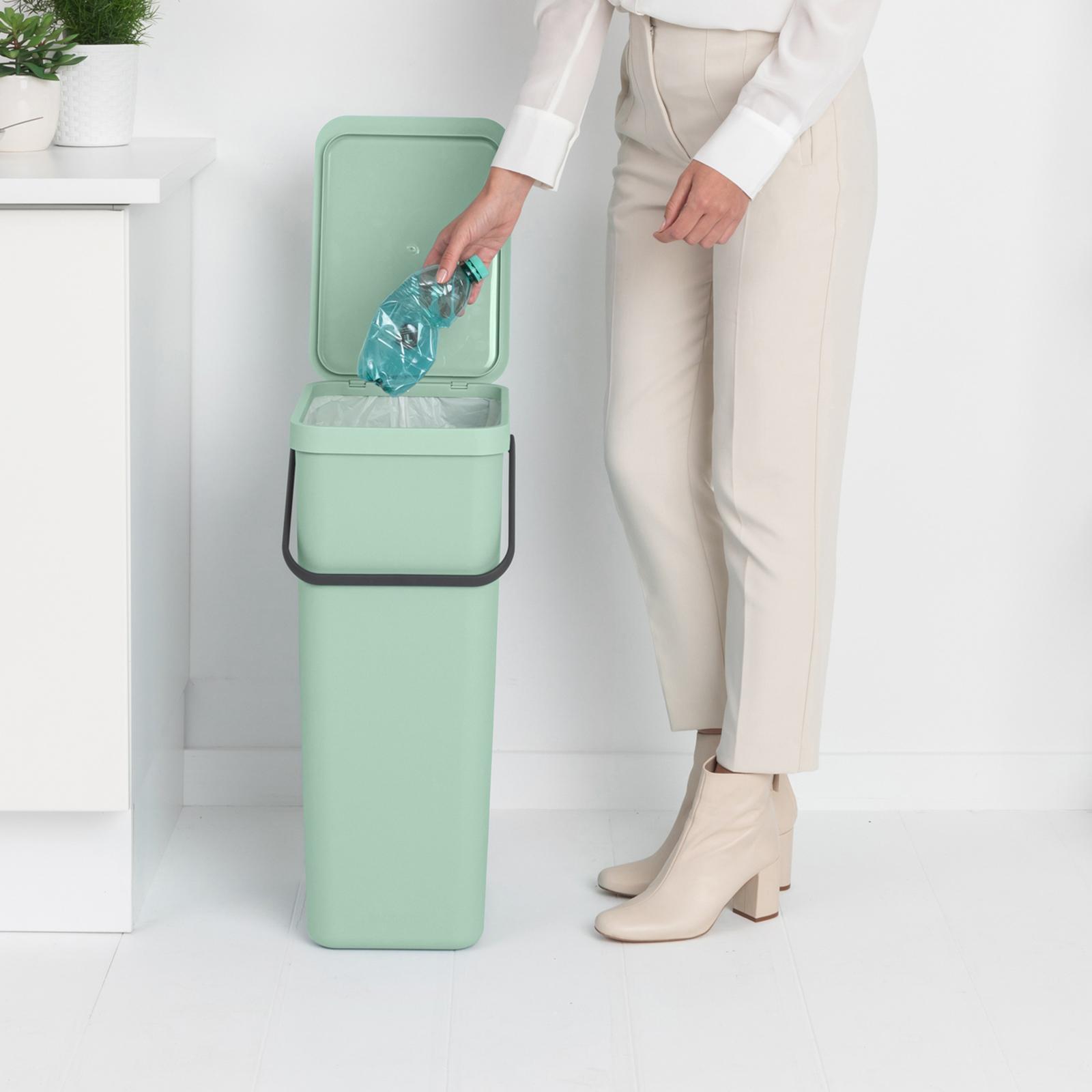Sort & Go 40-Liter Recycle Bin 17 Sort & Go 40-Liter Recycle Bin