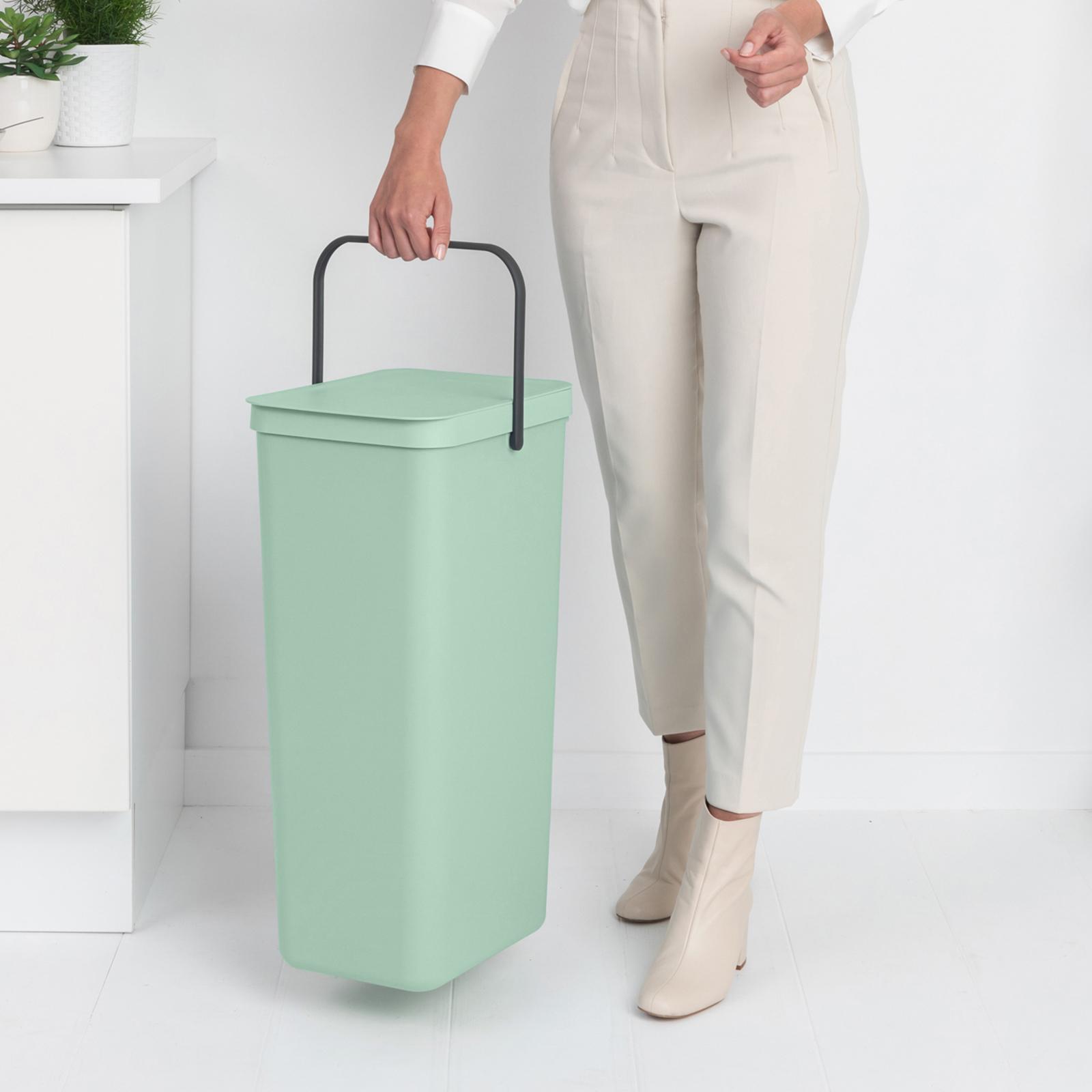 Sort & Go 40-Liter Recycle Bin 3 Sort & Go 40-Liter Recycle Bin