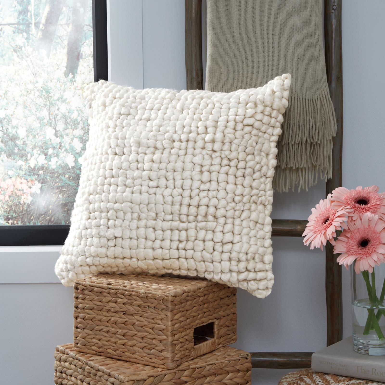Aavie Pillow