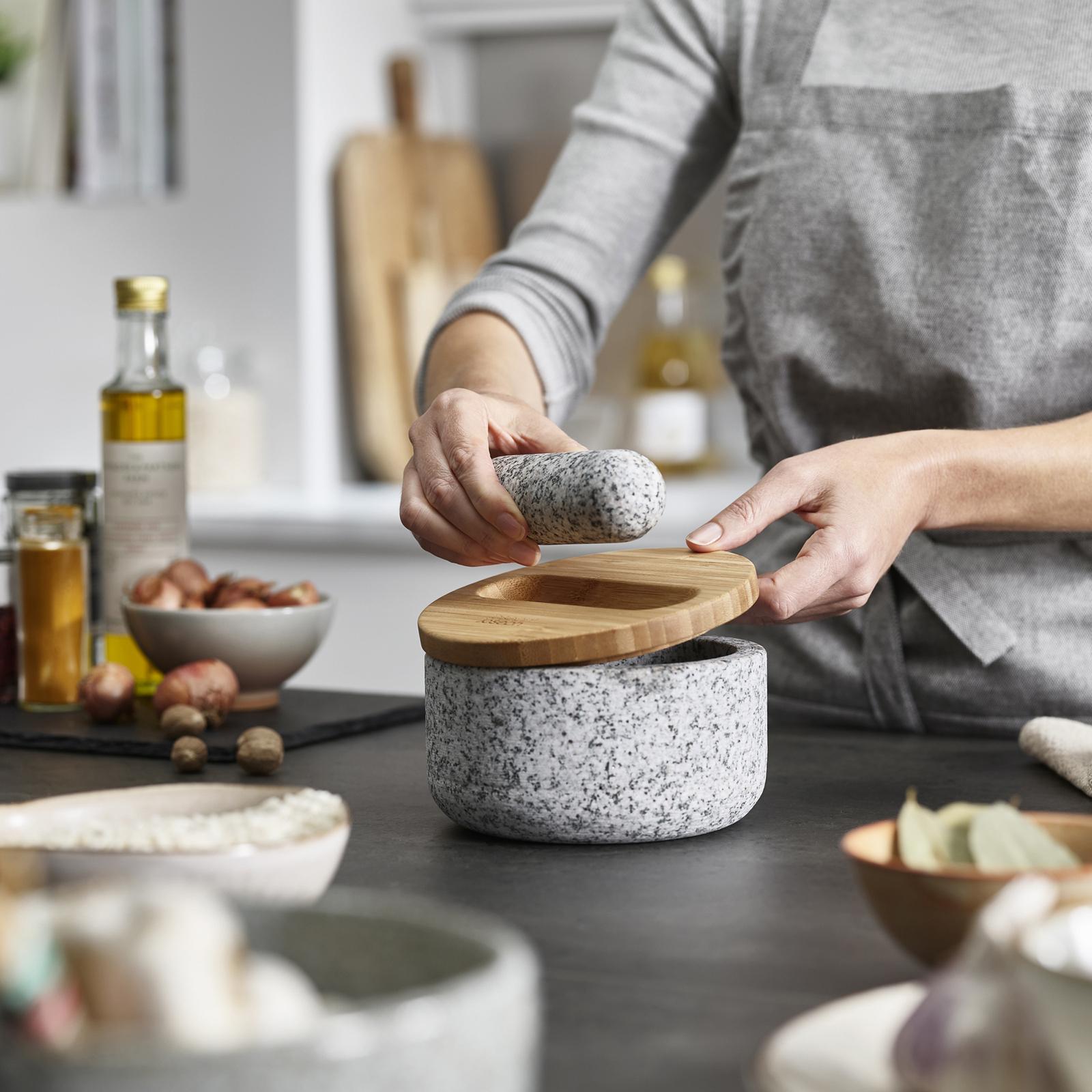 Dash Pestle & Mortar with Lid 5 Dash Pestle & Mortar with Lid