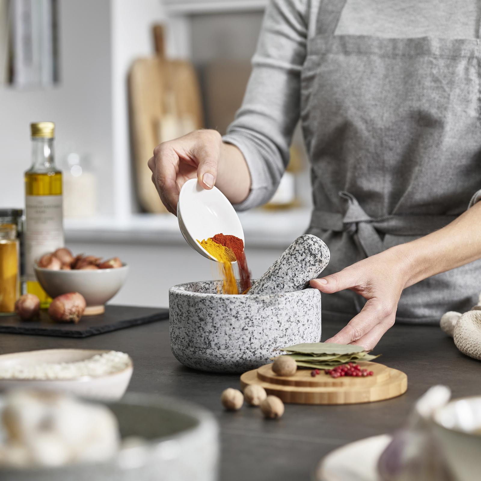 Dash Pestle & Mortar with Lid 6 Dash Pestle & Mortar with Lid