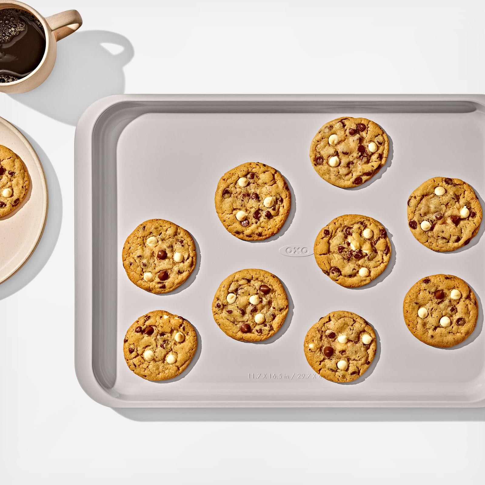 Good Grips Non-Stick Pro 3-Piece Ceramic Coated Bakeware Set 8 Good Grips Non-Stick Pro 3-Piece Ceramic Coated Bakeware Set