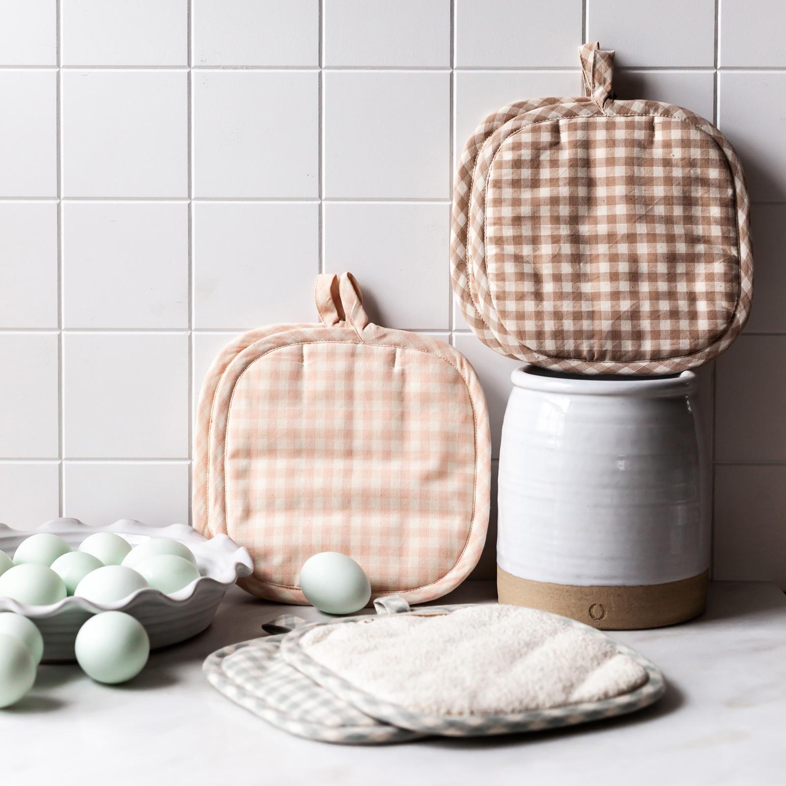 Petite Gingham Pot Holder, Set of 2 3 Petite Gingham Pot Holder, Set of 2