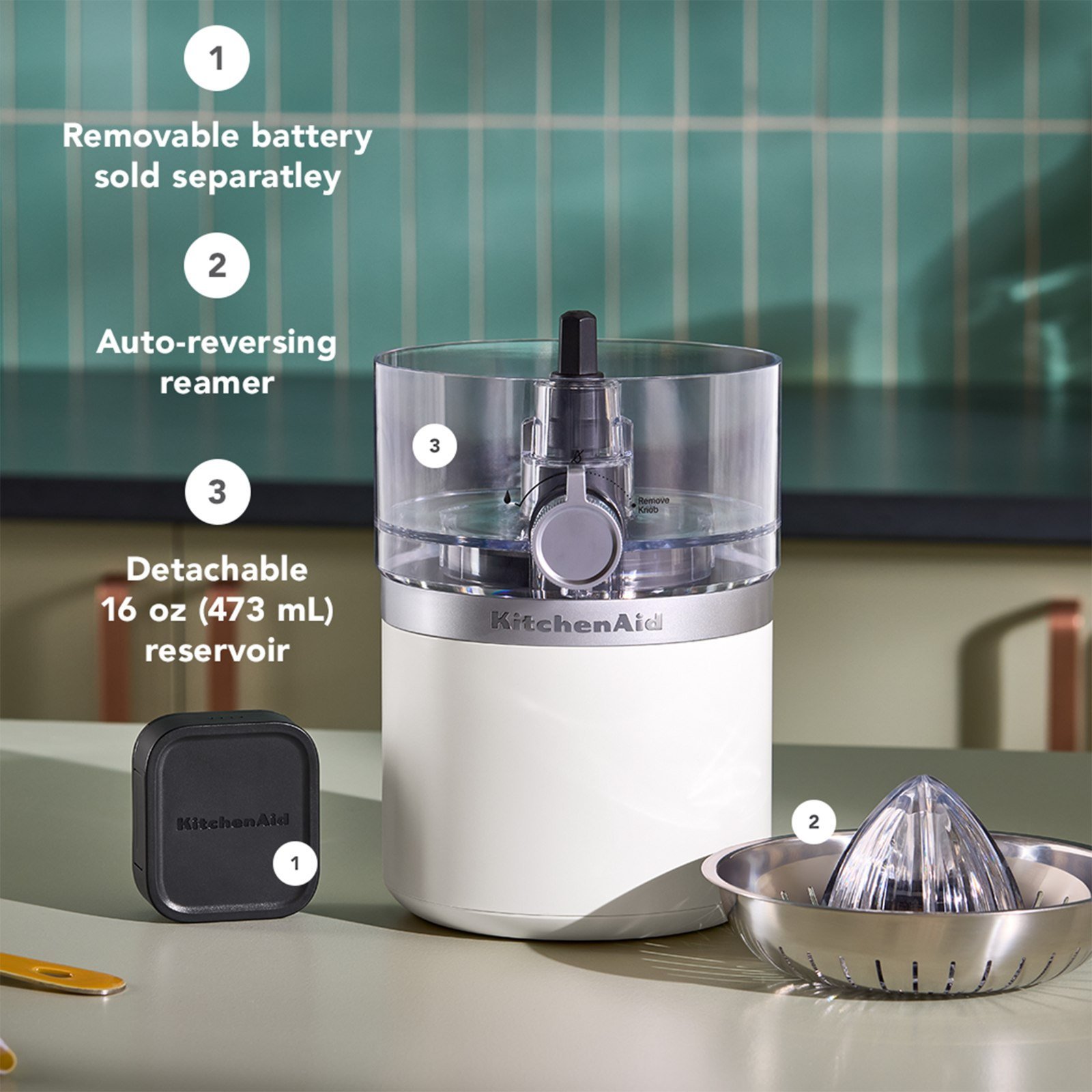 Go™ Cordless Citrus Juicer 7 Go™ Cordless Citrus Juicer