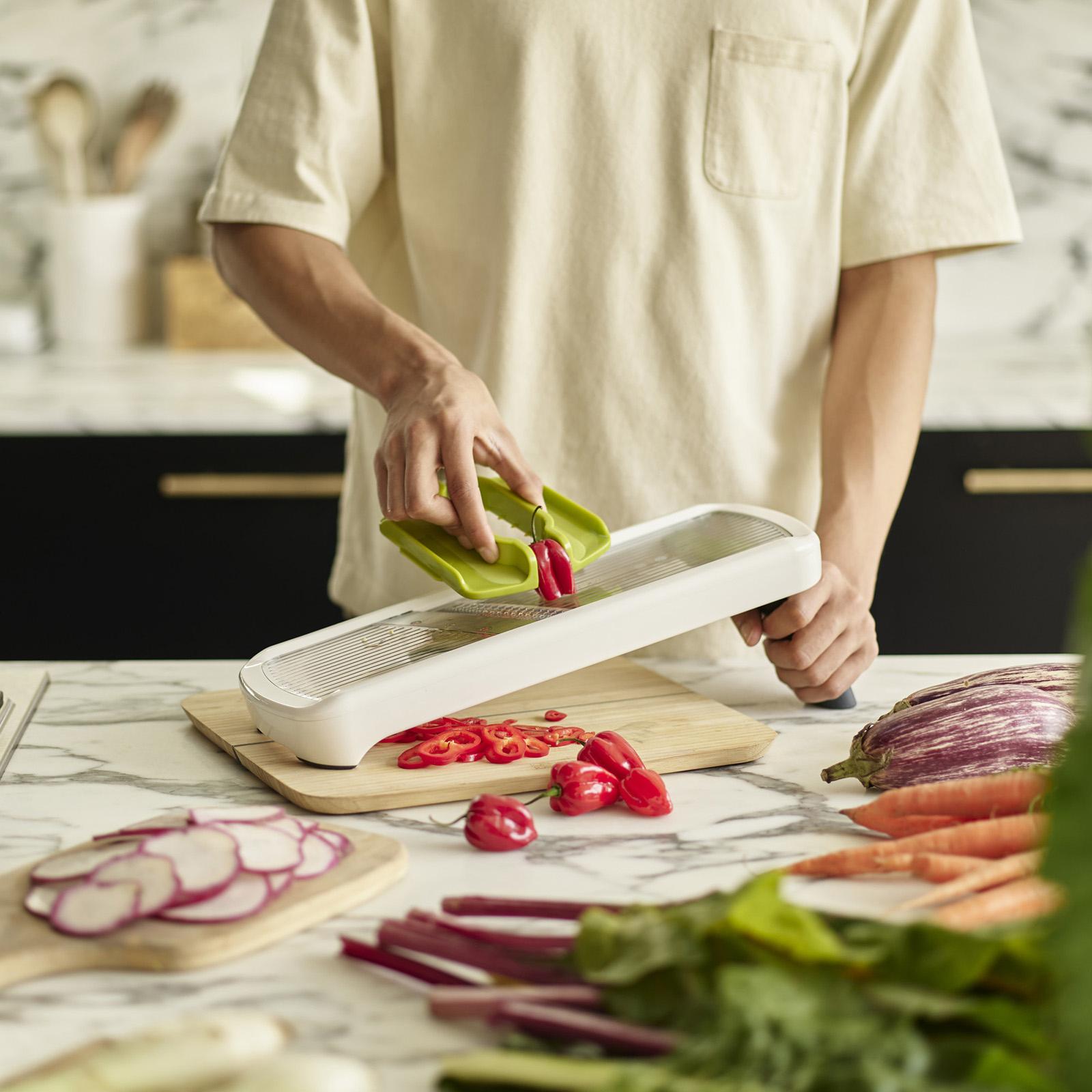 Multi-Grip Mandoline Plus with Precision Food Grip 1 Multi-Grip Mandoline Plus with Precision Food Grip