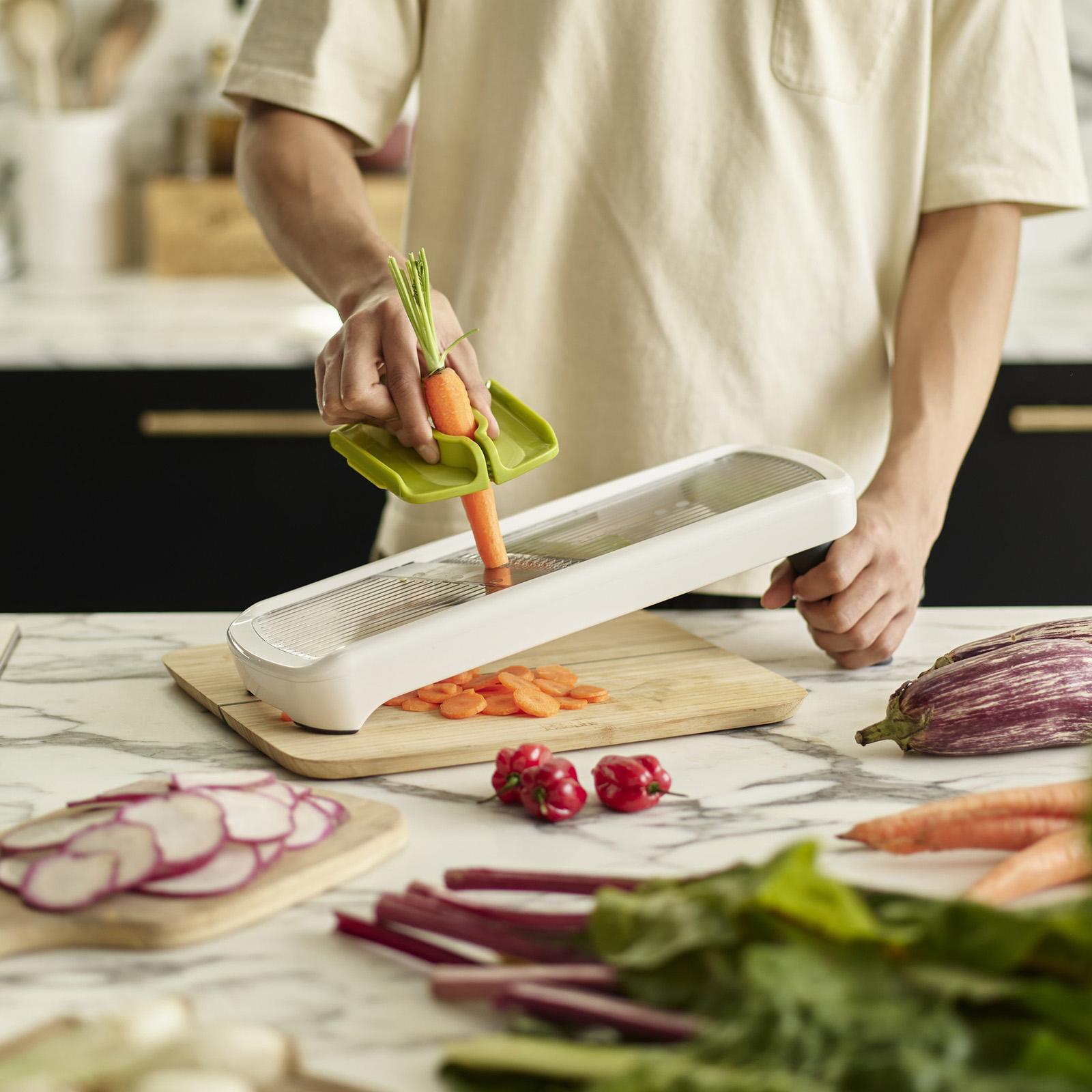Multi-Grip Mandoline Plus with Precision Food Grip 5 Multi-Grip Mandoline Plus with Precision Food Grip