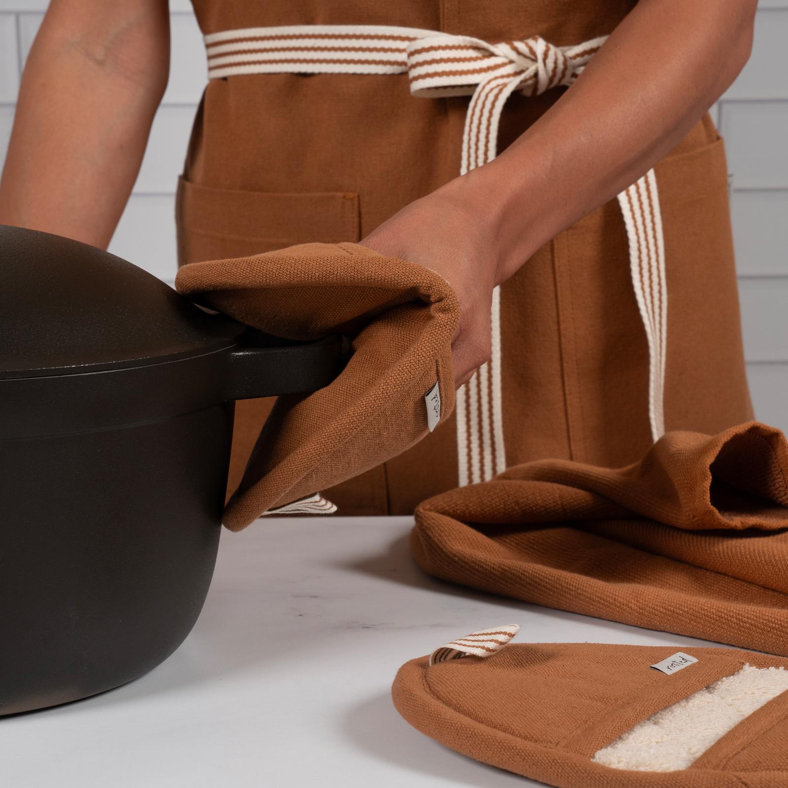 Rooted Sustainable Pot Grabber, Set of 2 2 Rooted Sustainable Pot Grabber, Set of 2