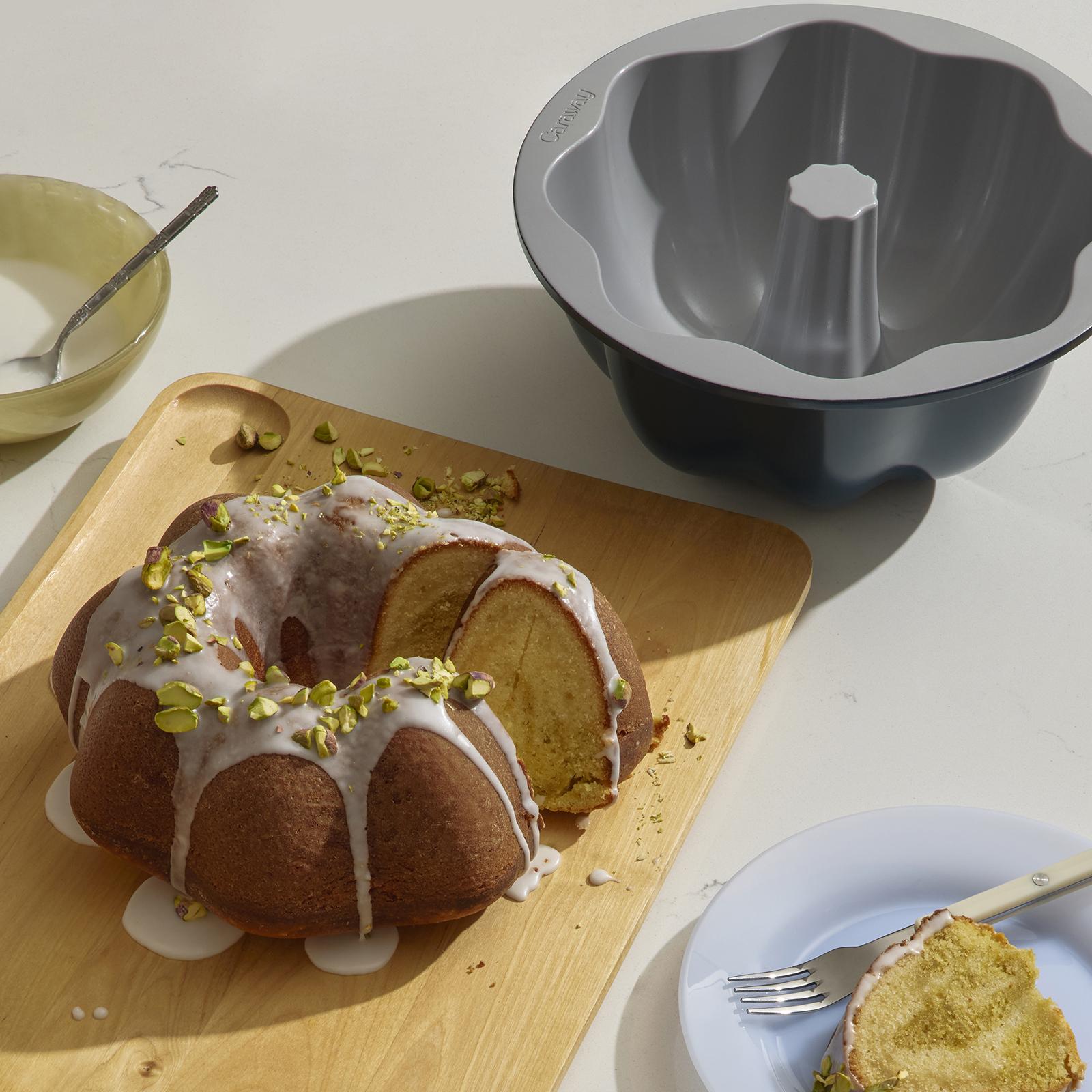 Fluted Ceramic Non-Stick Cake Pan 17 Fluted Ceramic Non-Stick Cake Pan