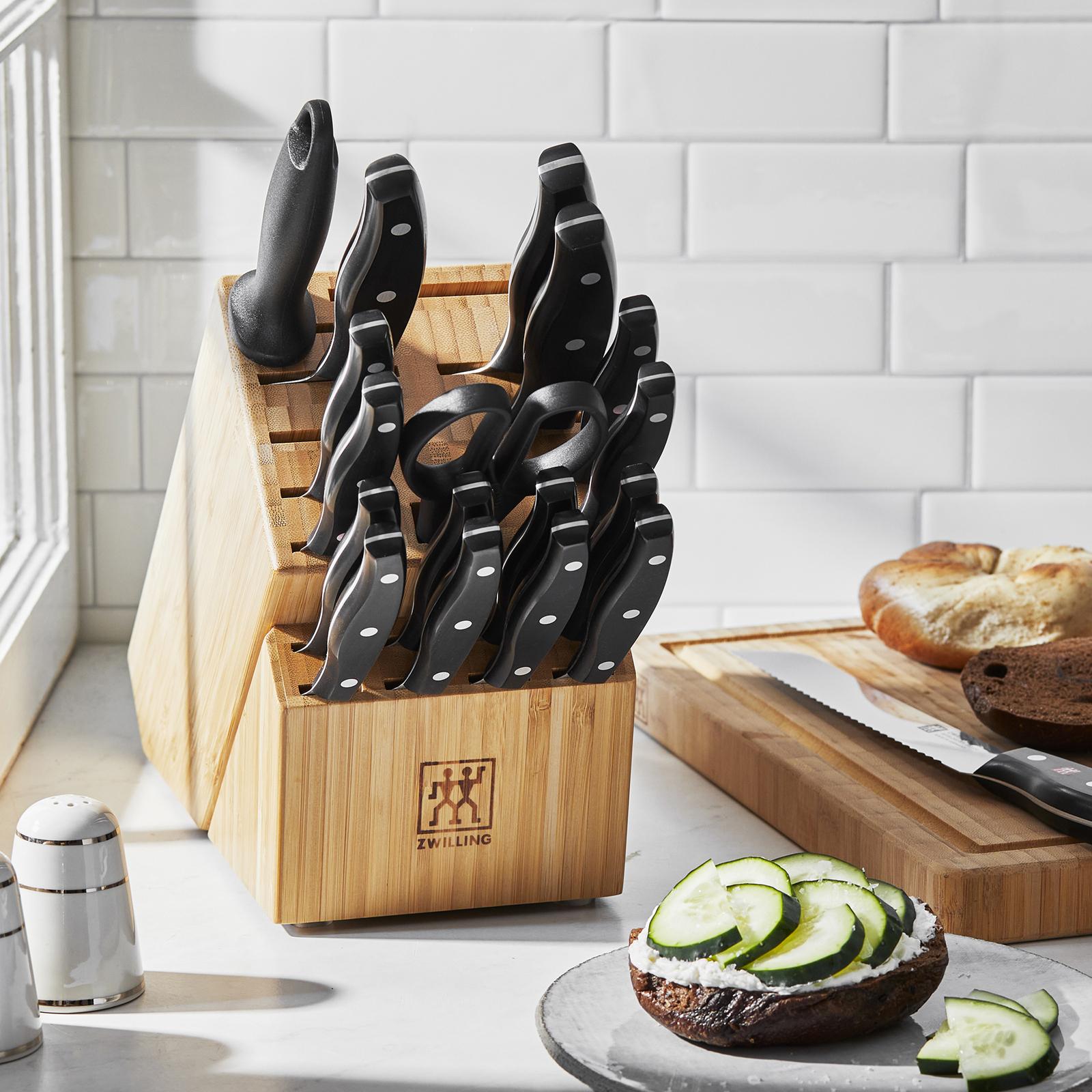 Twin Signature 19-Piece Knife Block Set 16 Twin Signature 19-Piece Knife Block Set