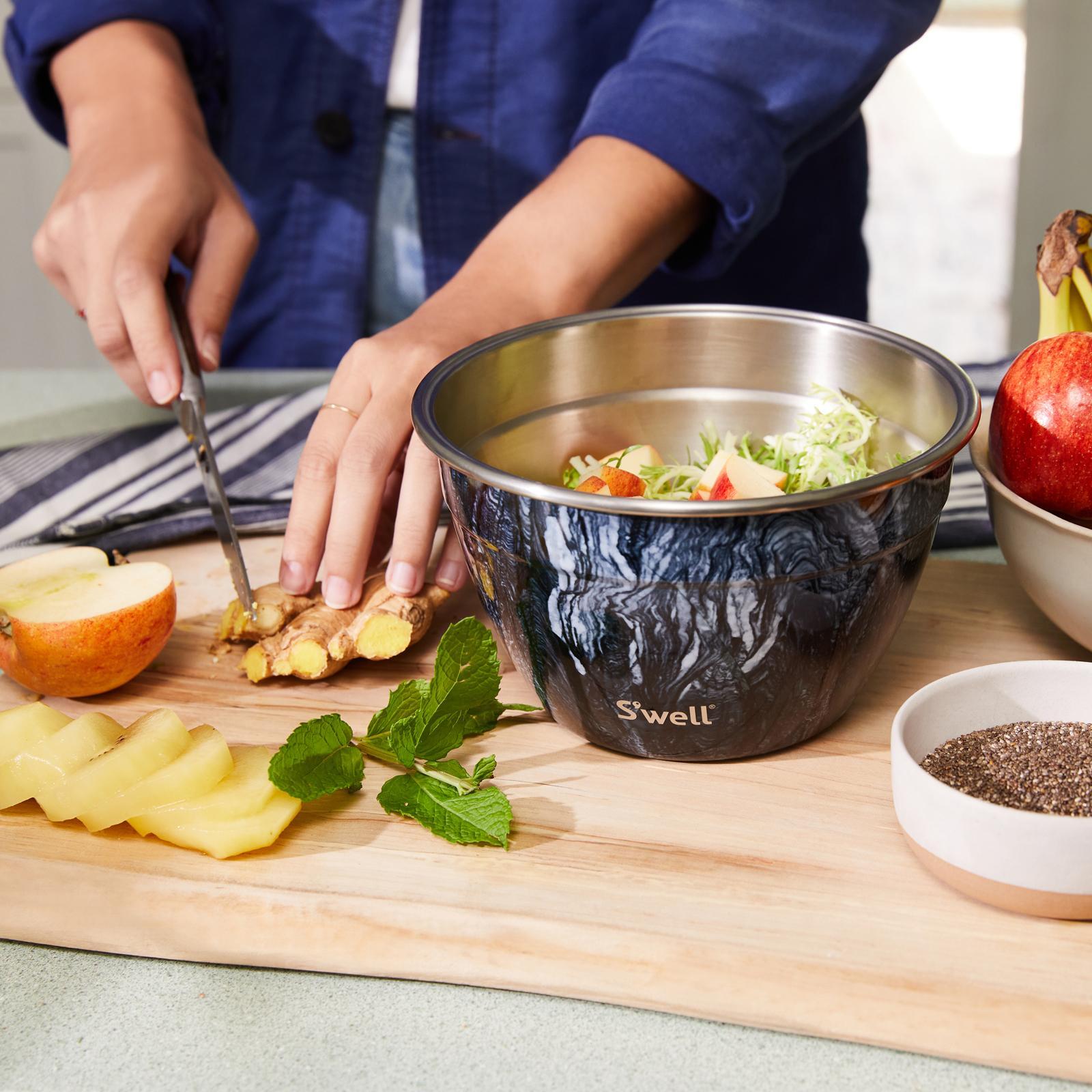 64 oz. Salad Bowl Kit 4 64 oz. Salad Bowl Kit