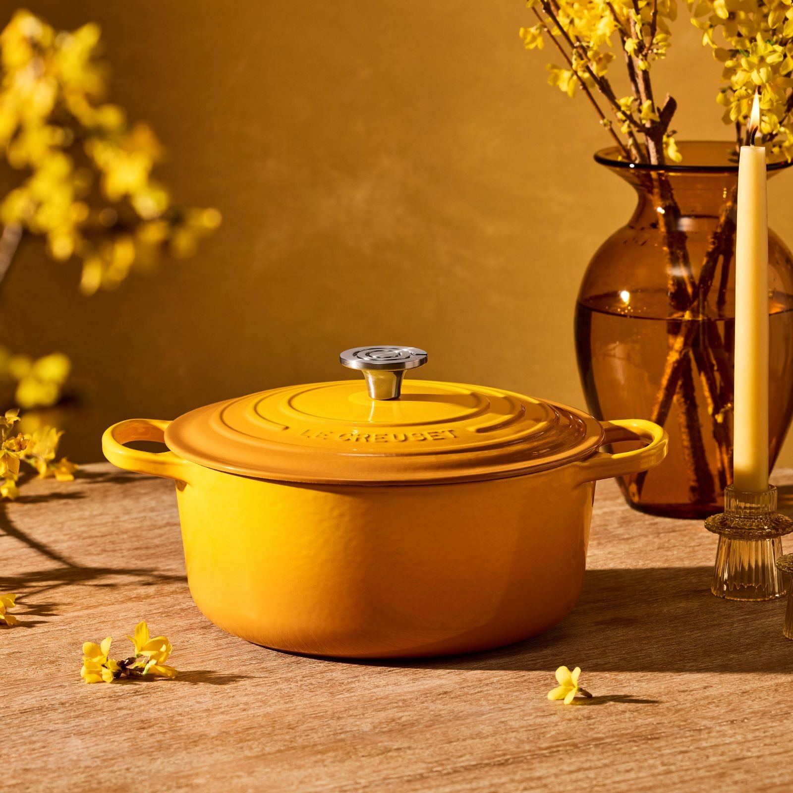 Signature Round Dutch Oven 16 Signature Round Dutch Oven