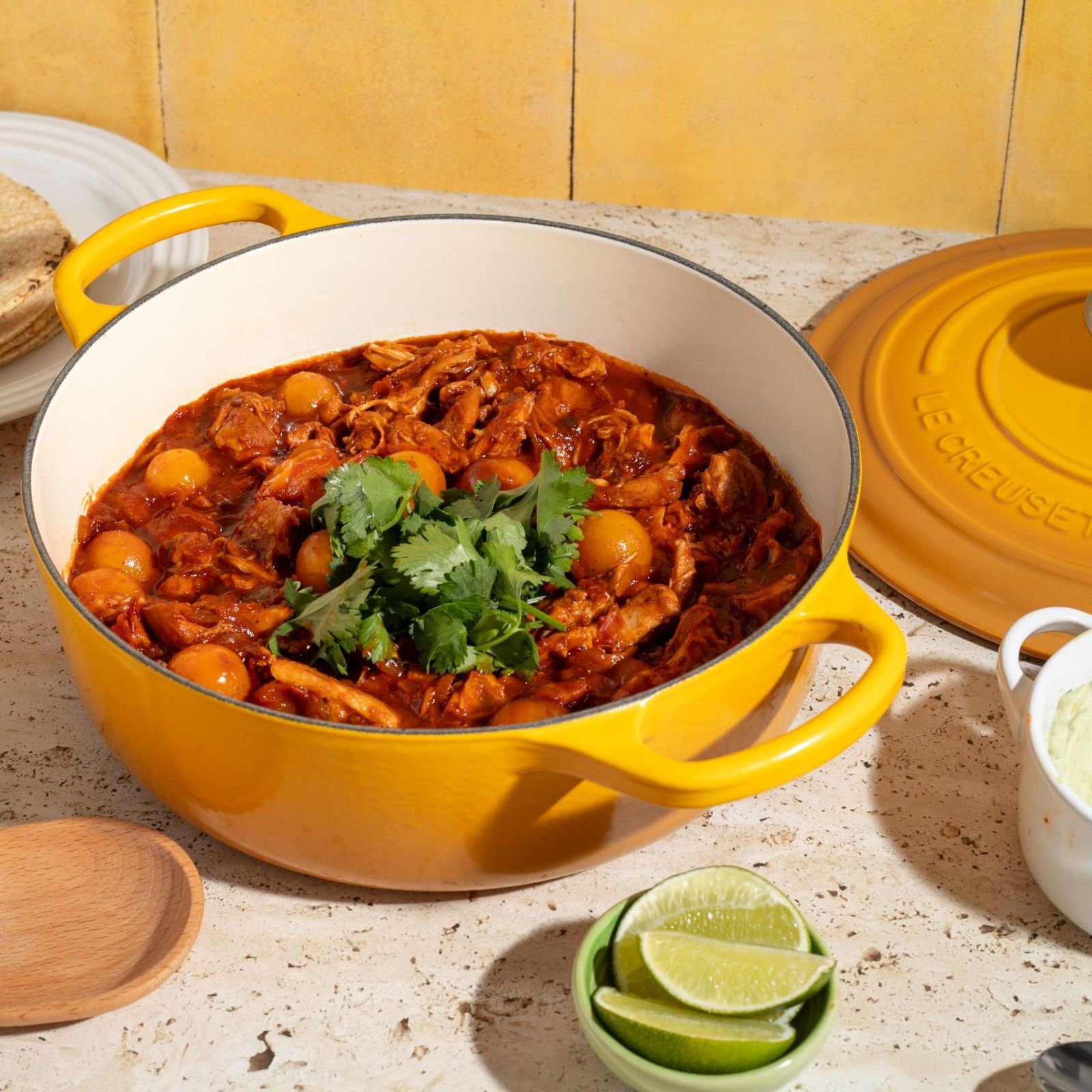 Signature Round Dutch Oven 4 Signature Round Dutch Oven