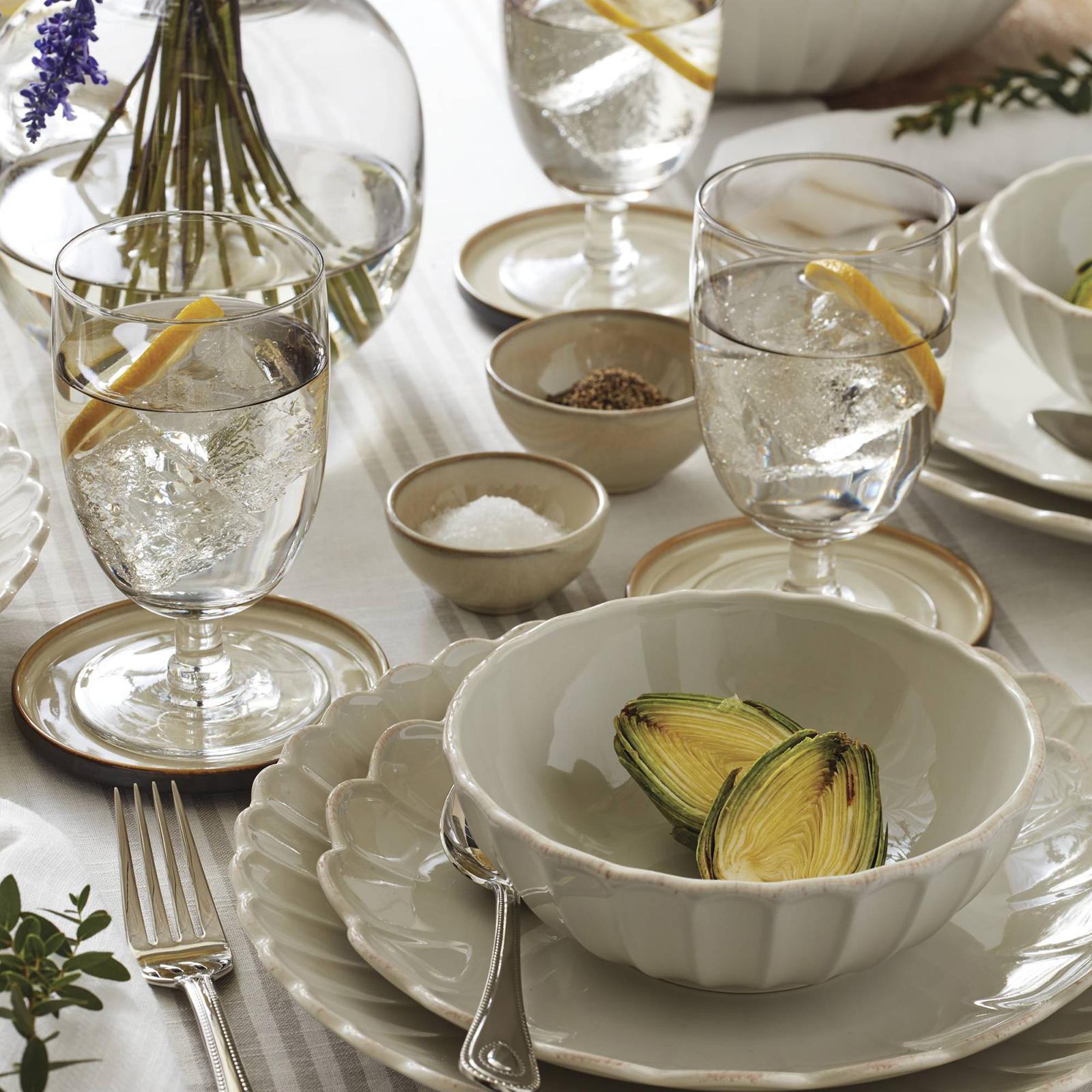 French Perle Scallop Accent Plate, Set of 4 4 French Perle Scallop Accent Plate, Set of 4