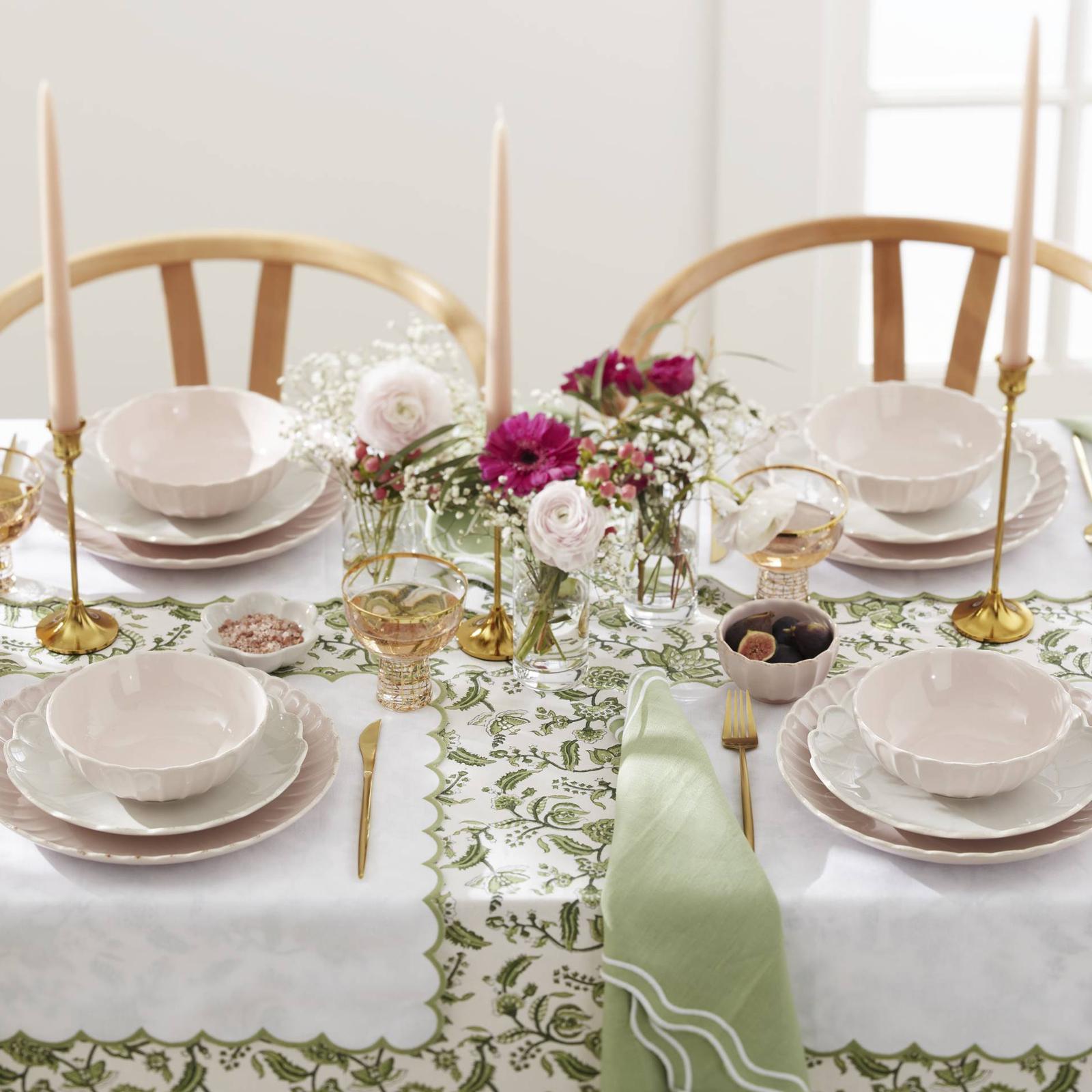 French Perle Scallop Accent Plate, Set of 4 6 French Perle Scallop Accent Plate, Set of 4
