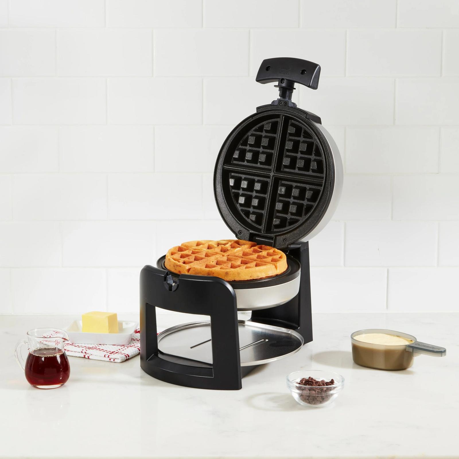 Round Flip Belgian Waffle Maker 1 Round Flip Belgian Waffle Maker